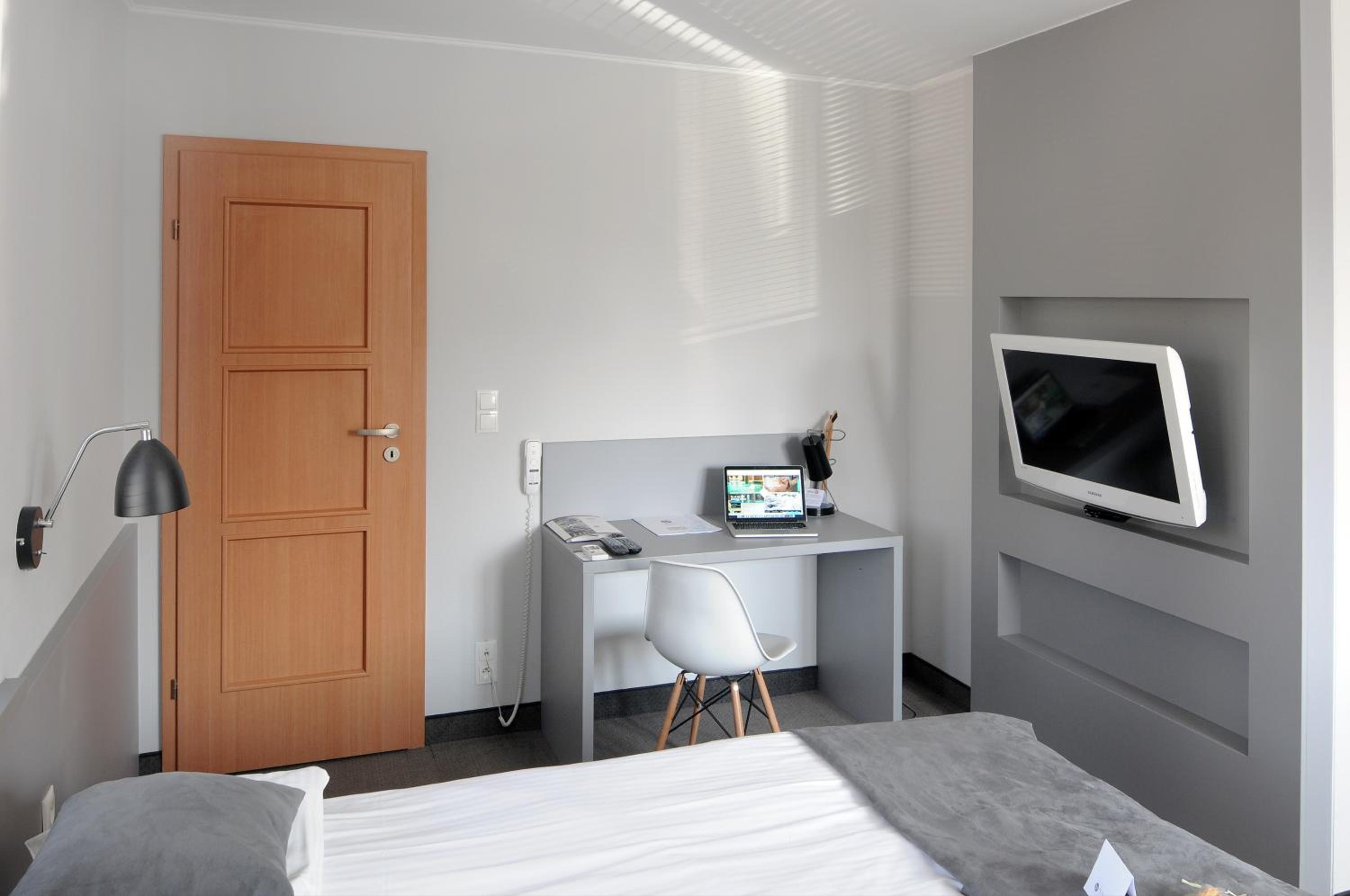 Studio Apartment - Photo 5