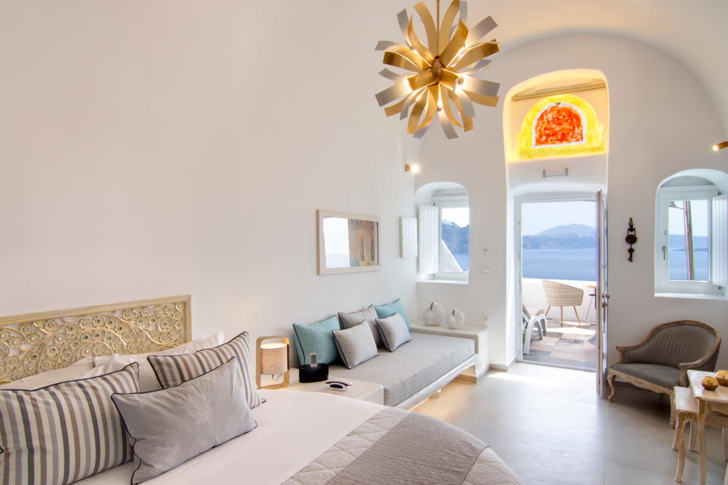 Grand Suite with Οutdoor Ηot Τub & Caldera View photo 1
