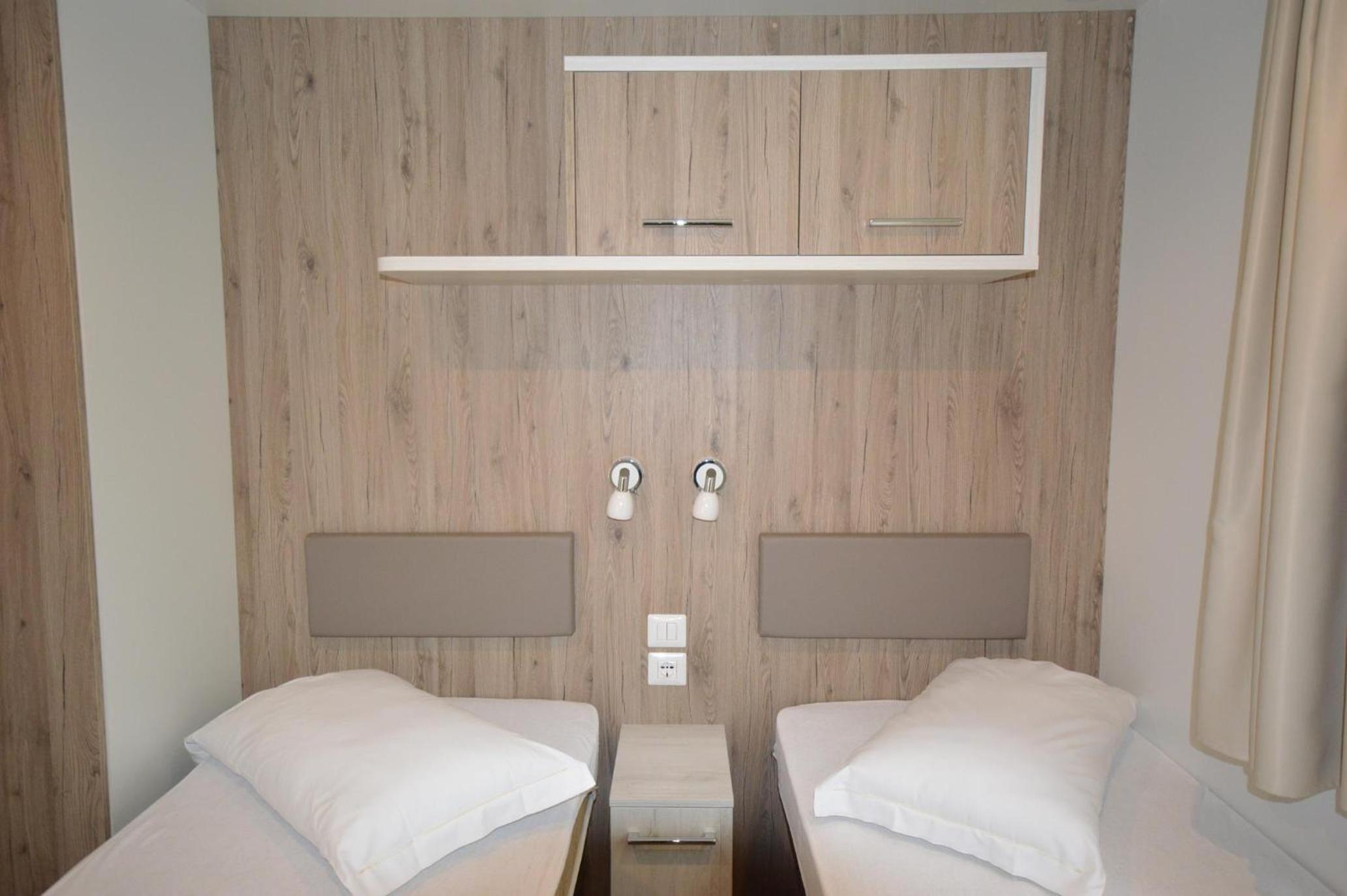 Mobile Home - Disability Access photo 3