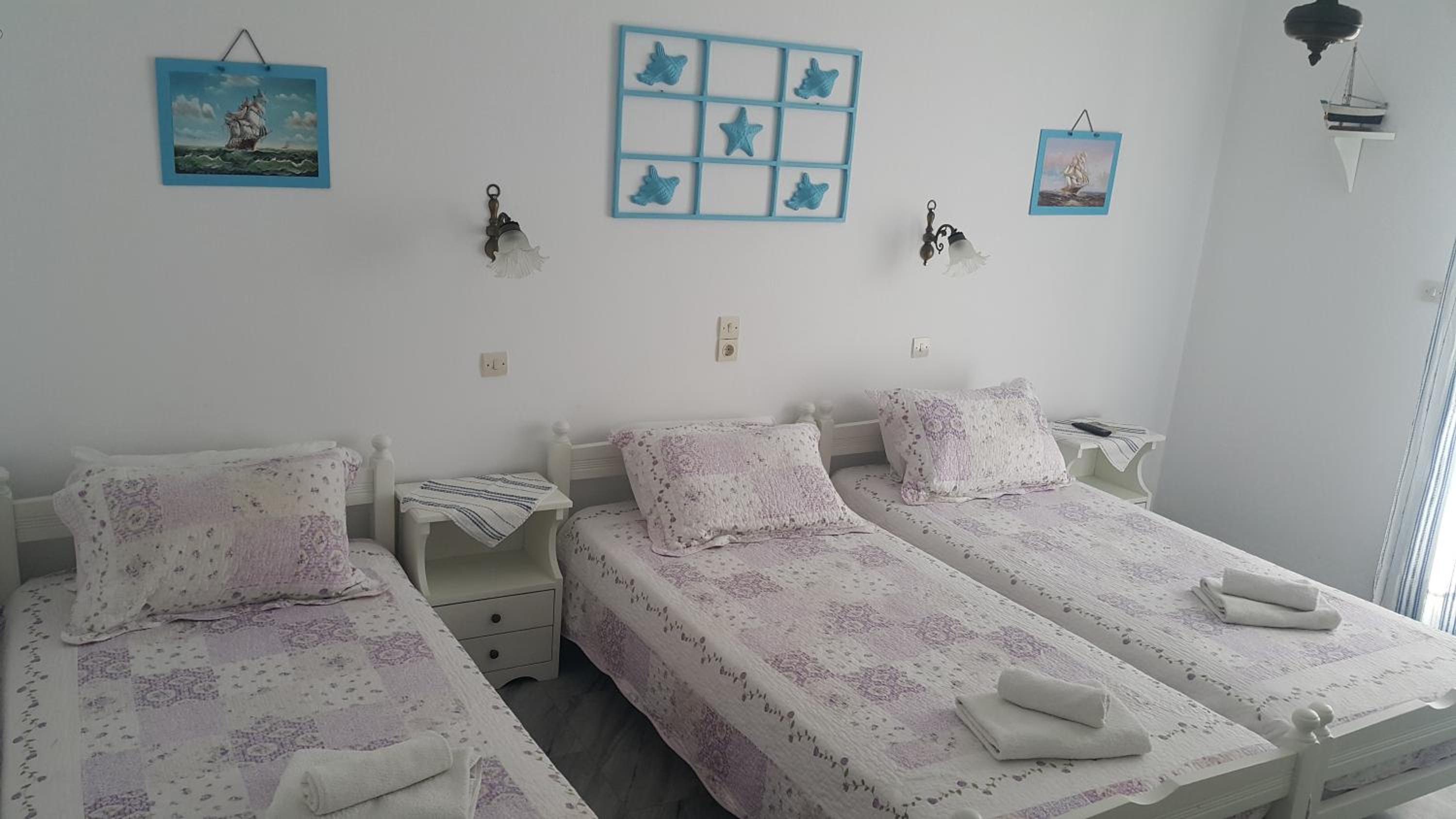 Studio (3 Adults) photo 3