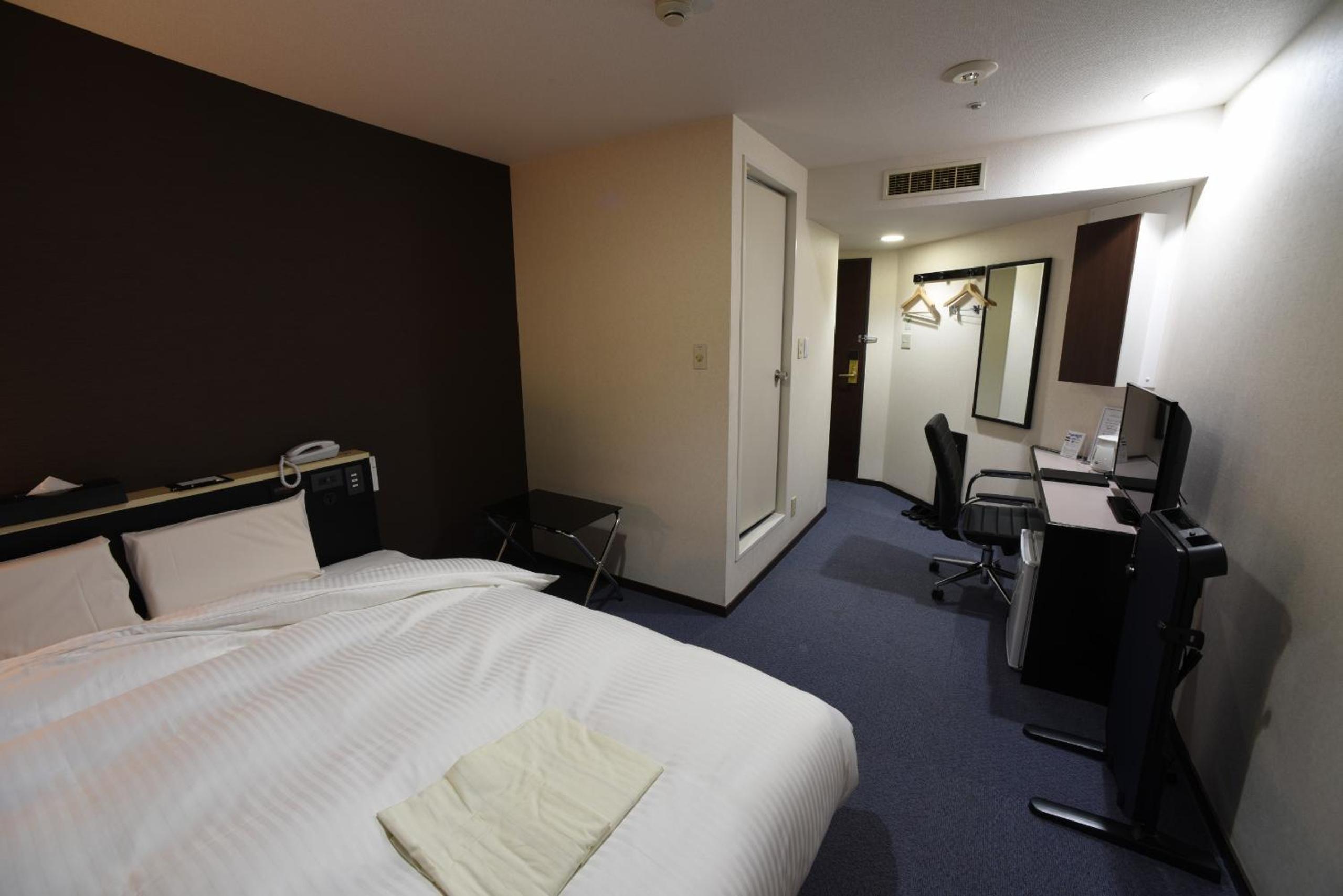 Queen Room - Non-Smoking - Photo 5
