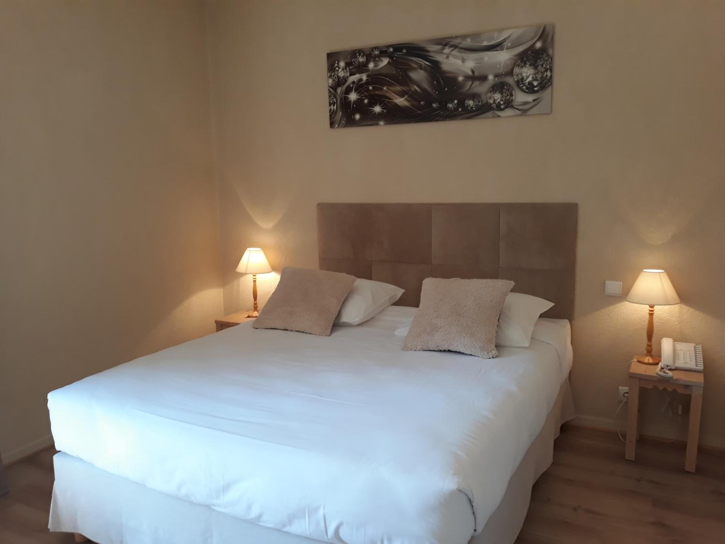 Standard Double Room with Balcony photo 3