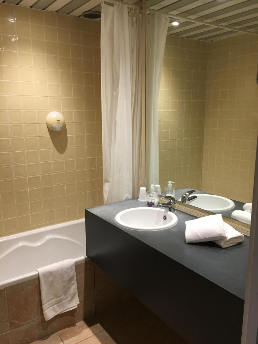 Triple Room with Bath photo 1