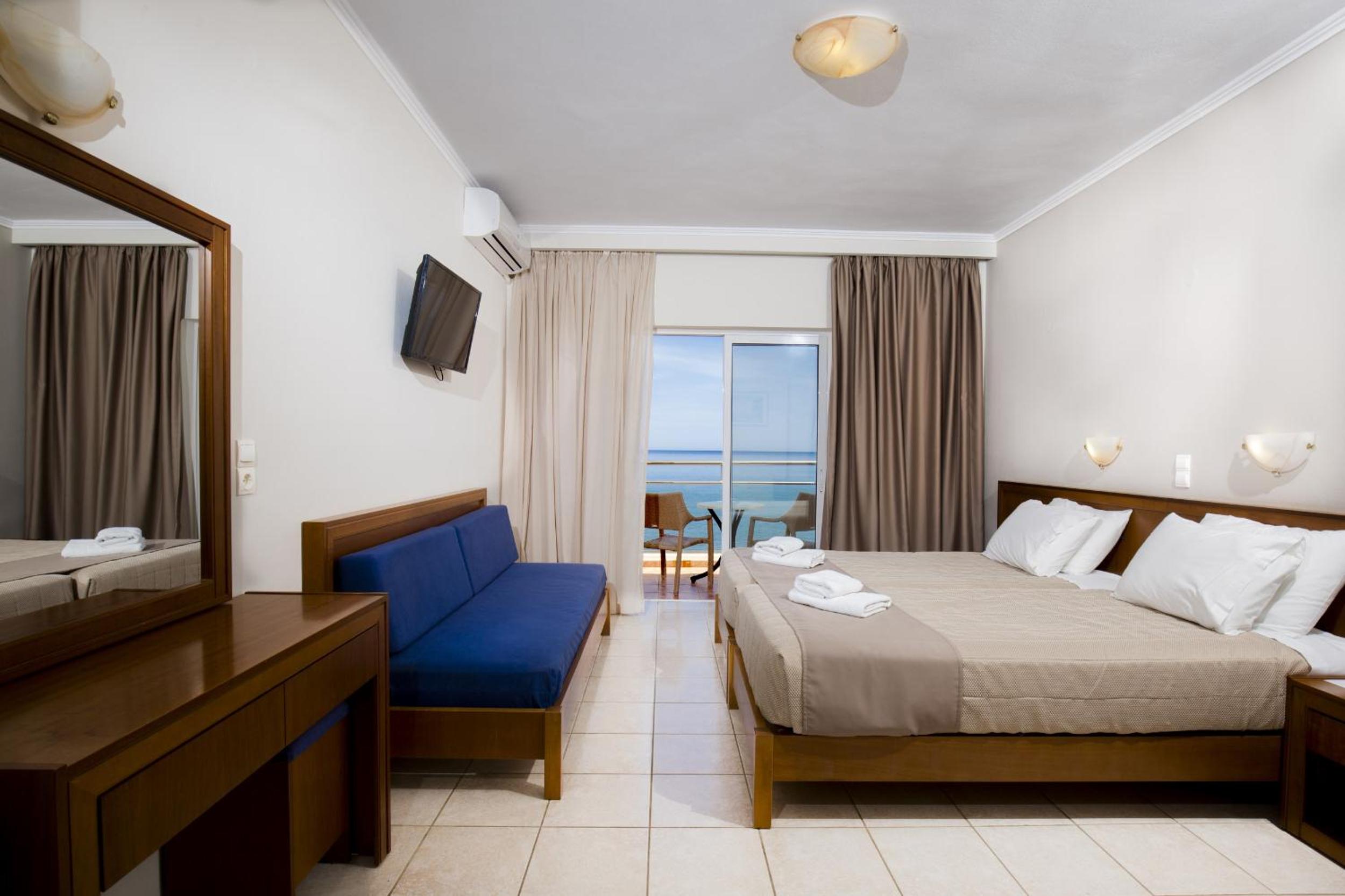 Standard Room | Front Sea View - Photo 1