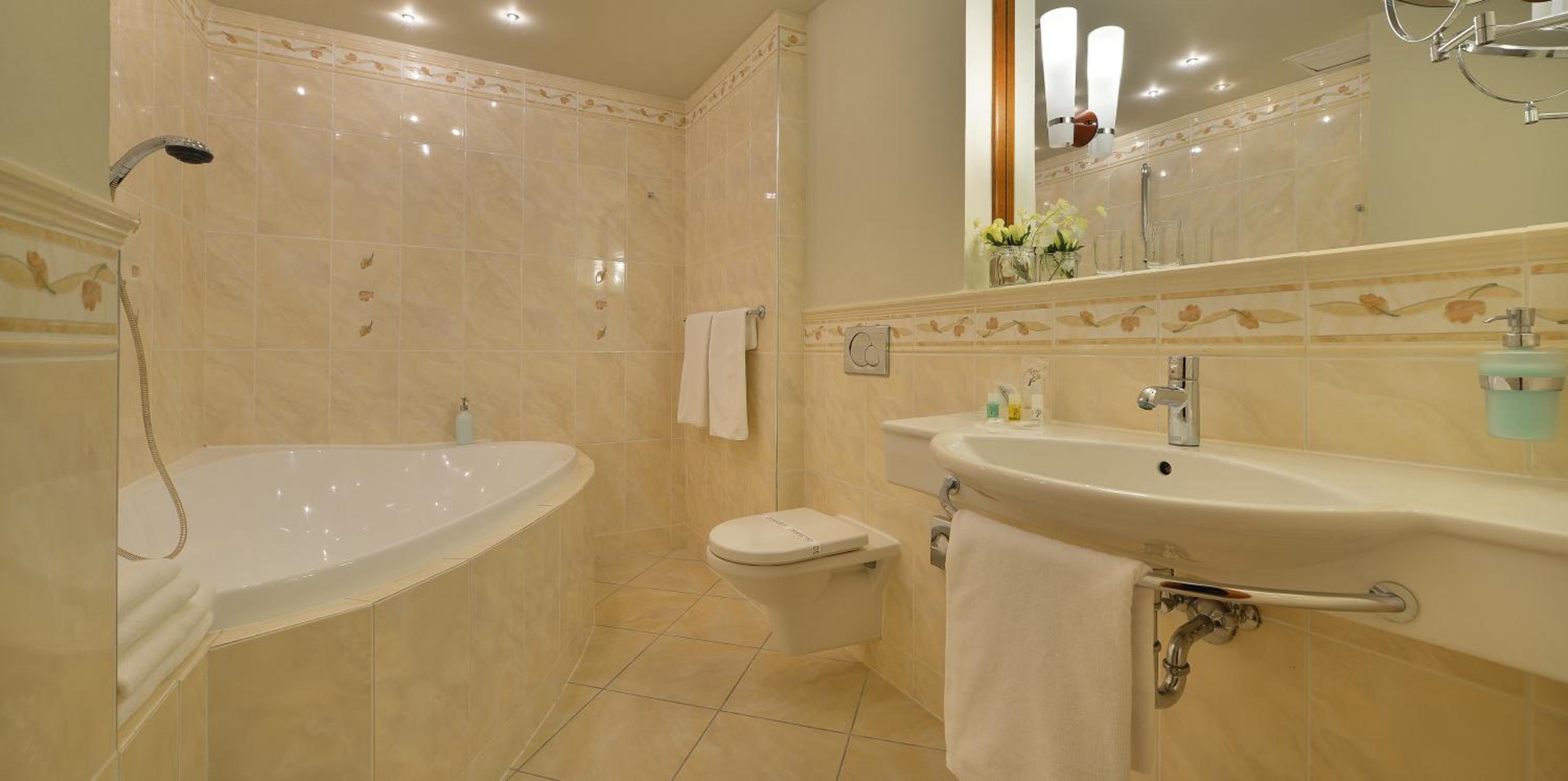 Superior Suite - Free Access to Spa - Photo 8
