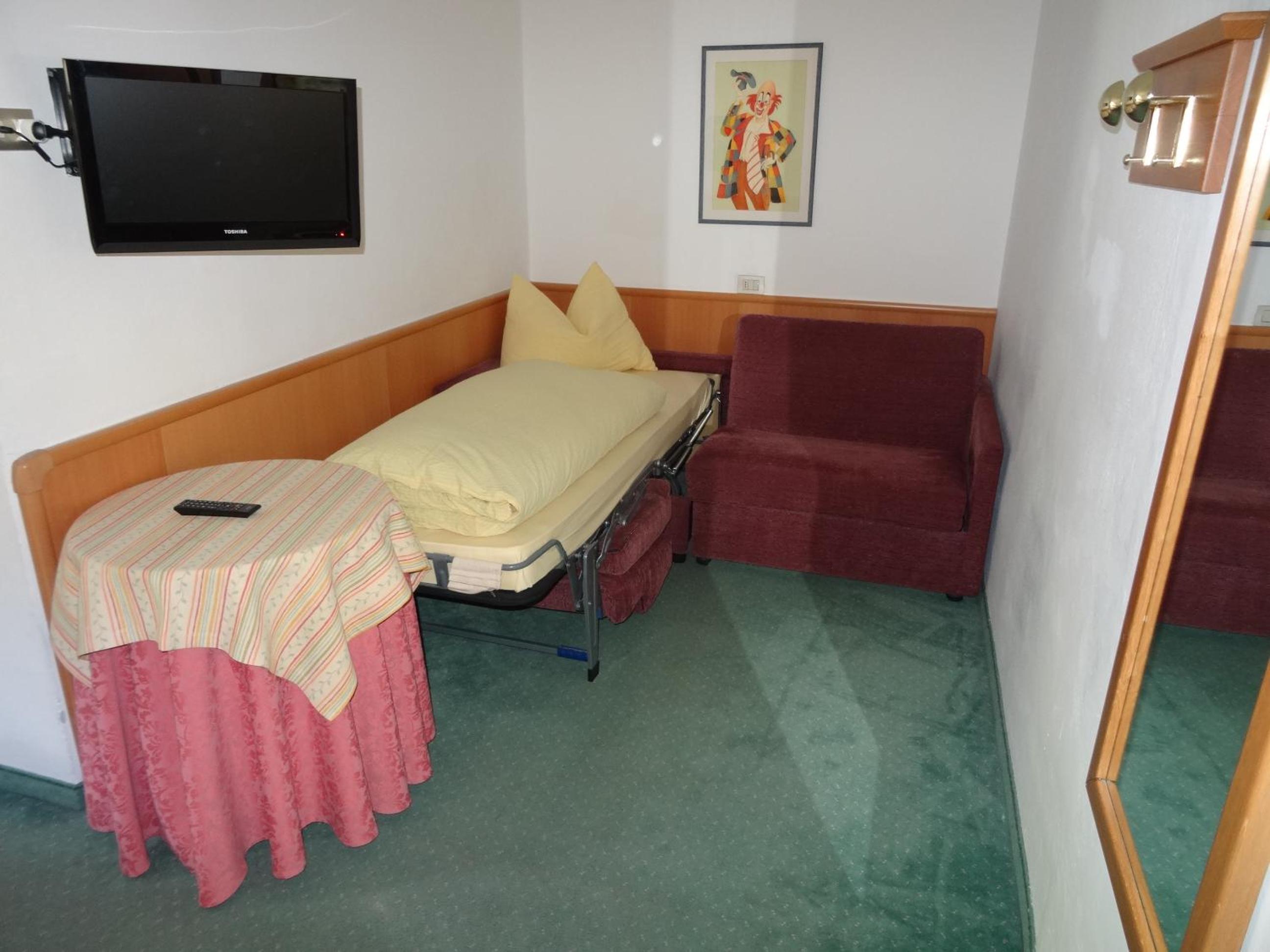 Triple Room with Balcony - Photo 3