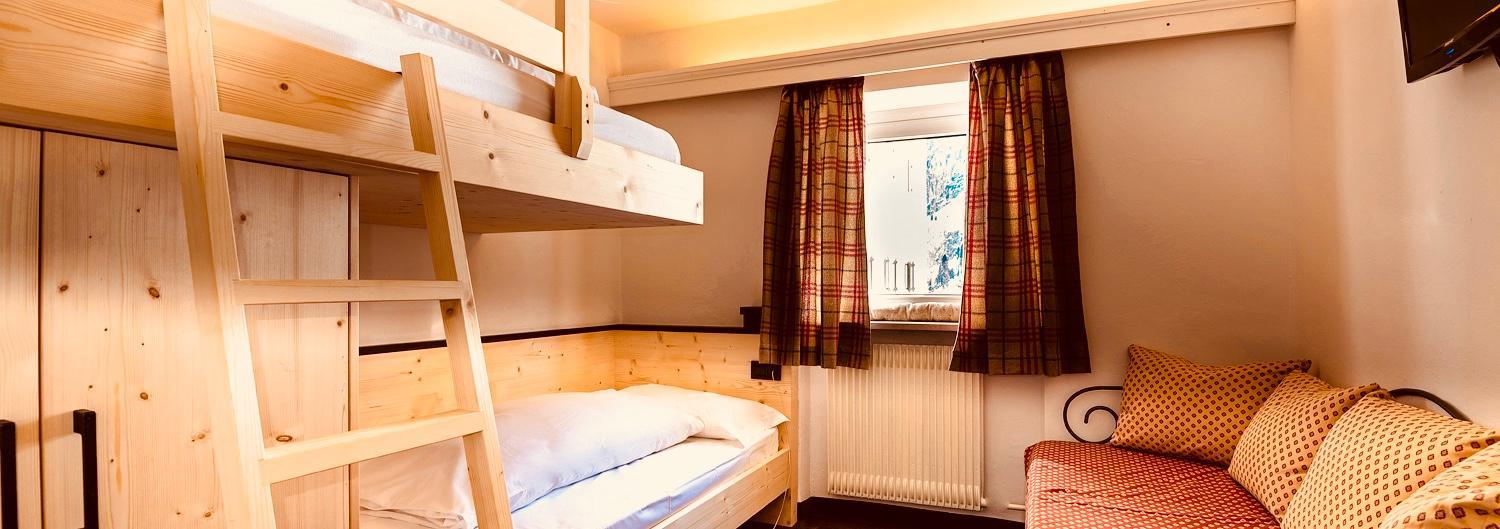 Classic Quadruple Room photo 2