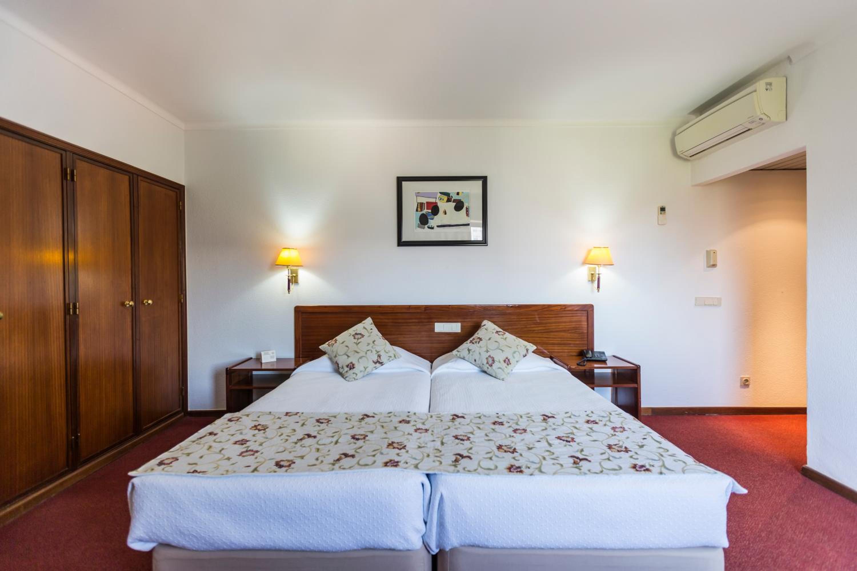 Twin Room - Photo 1
