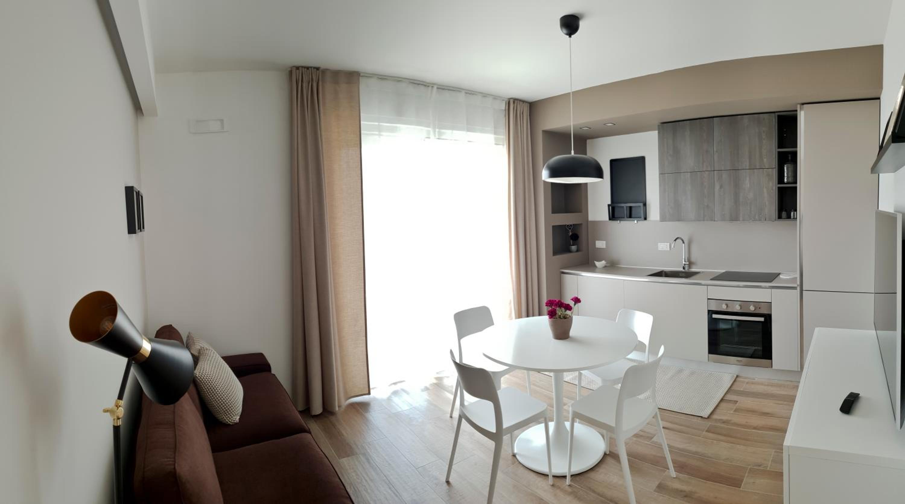 One-Bedroom House with city view