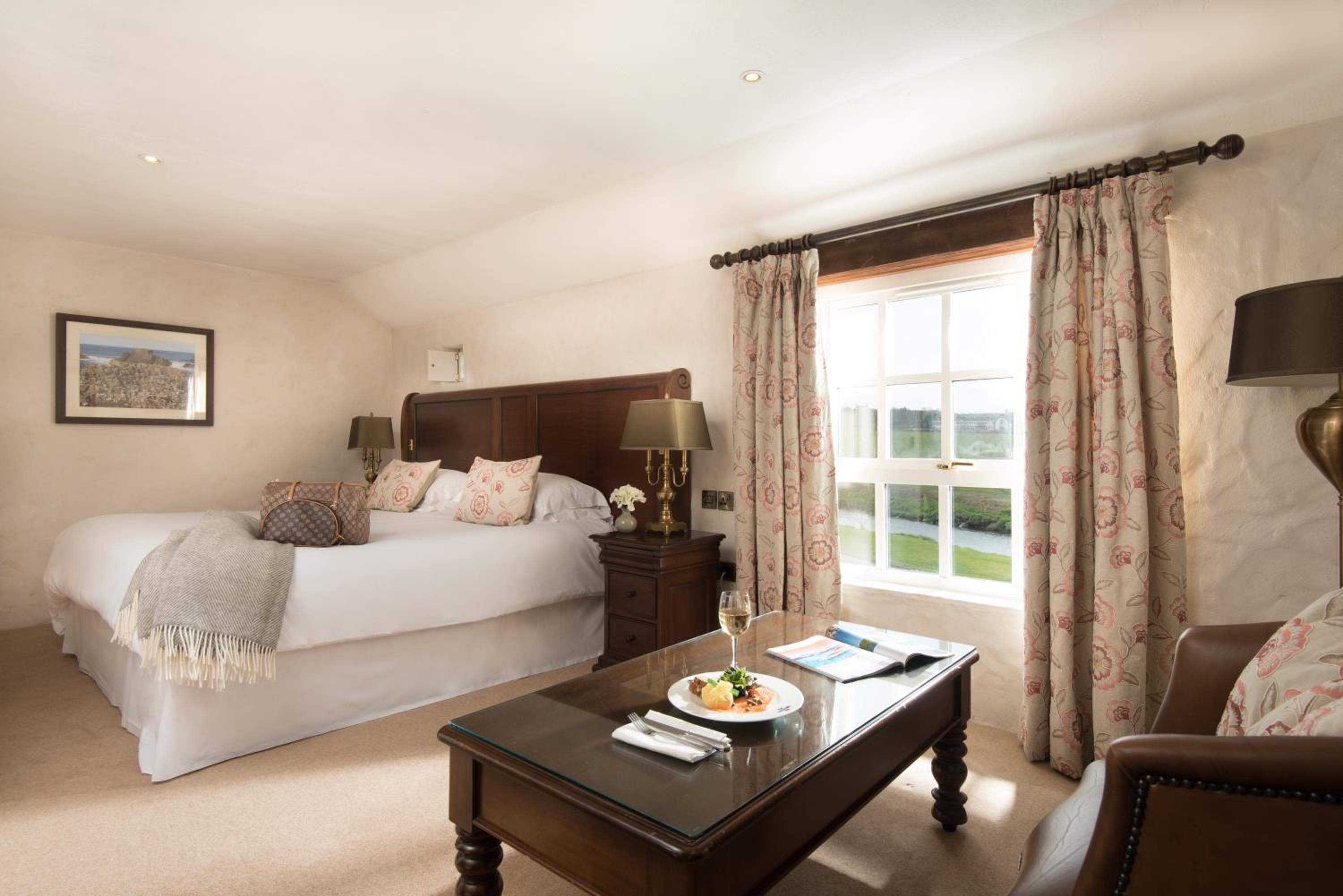 Deluxe Double or Twin Room - Photo 3