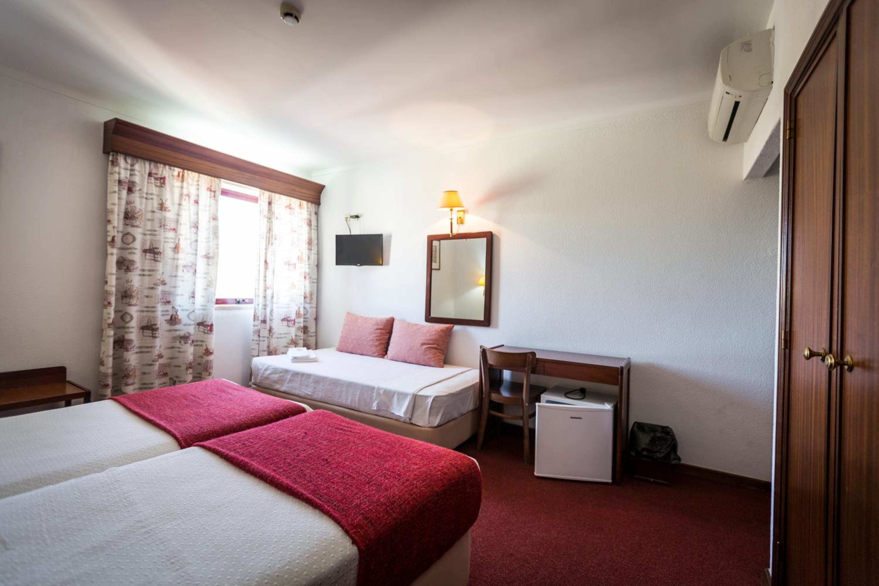 Triple Room - Photo 5