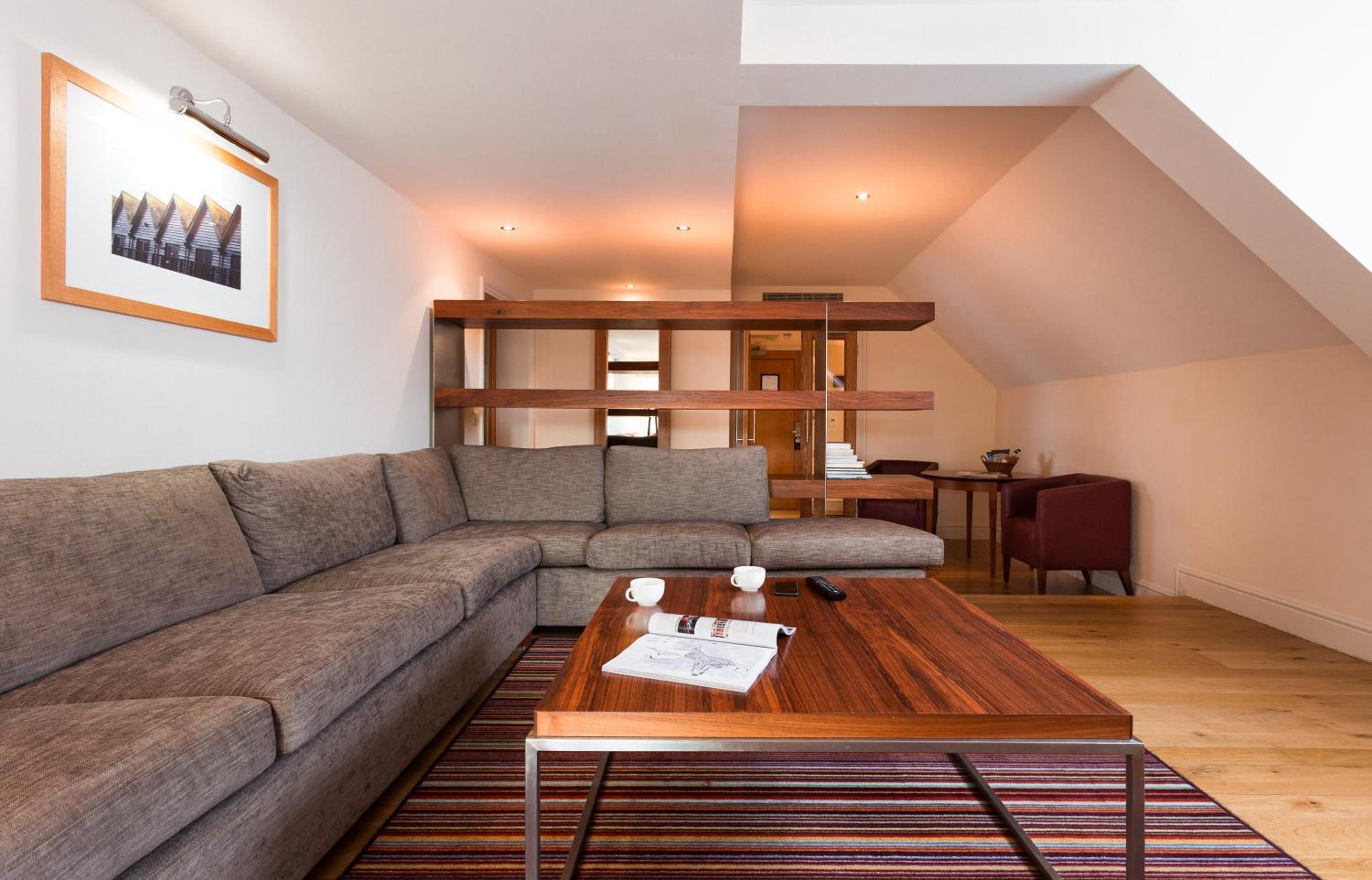 Suite - Photo 5
