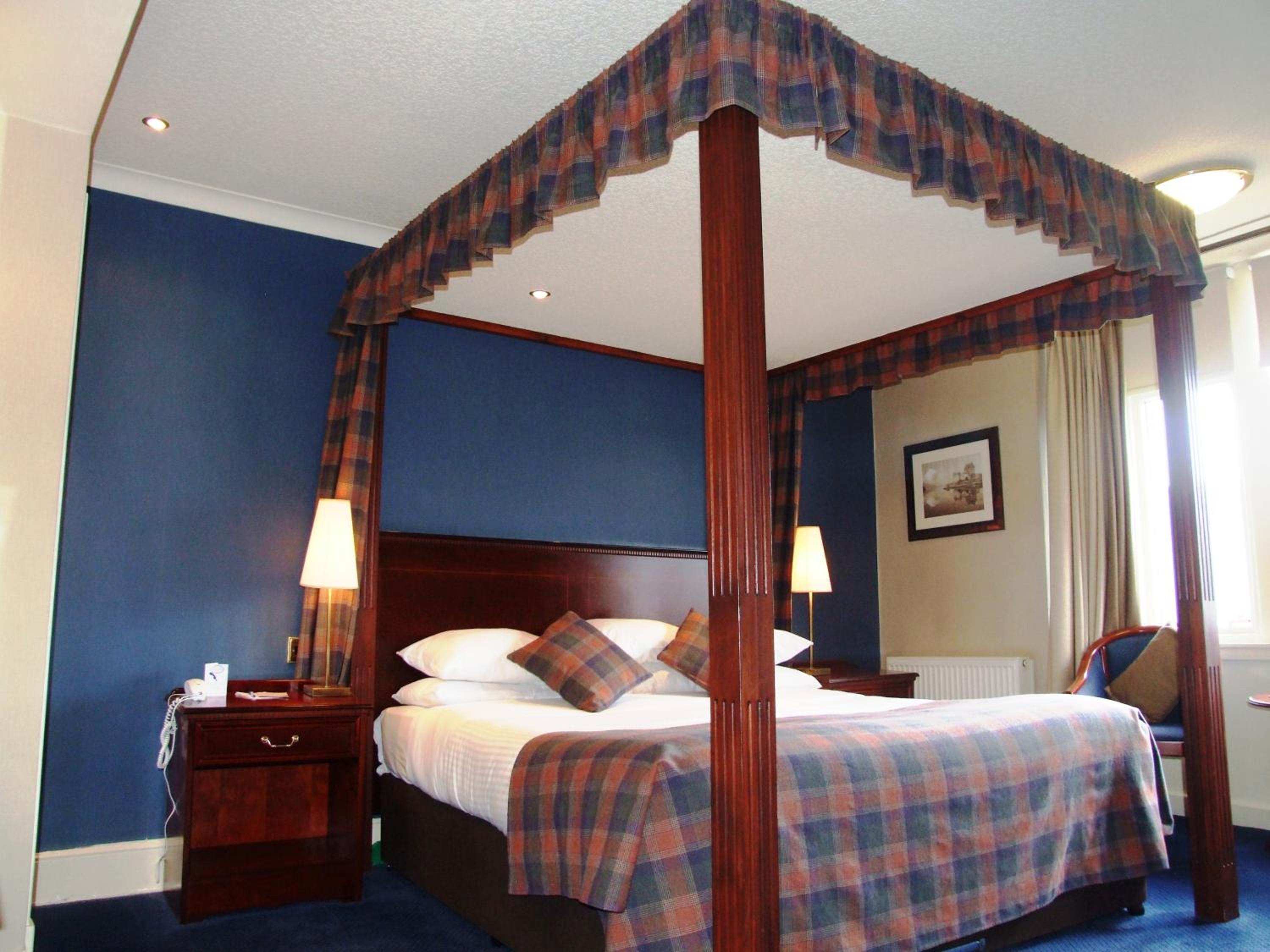 Double Room with Four Poster Bed photo 1