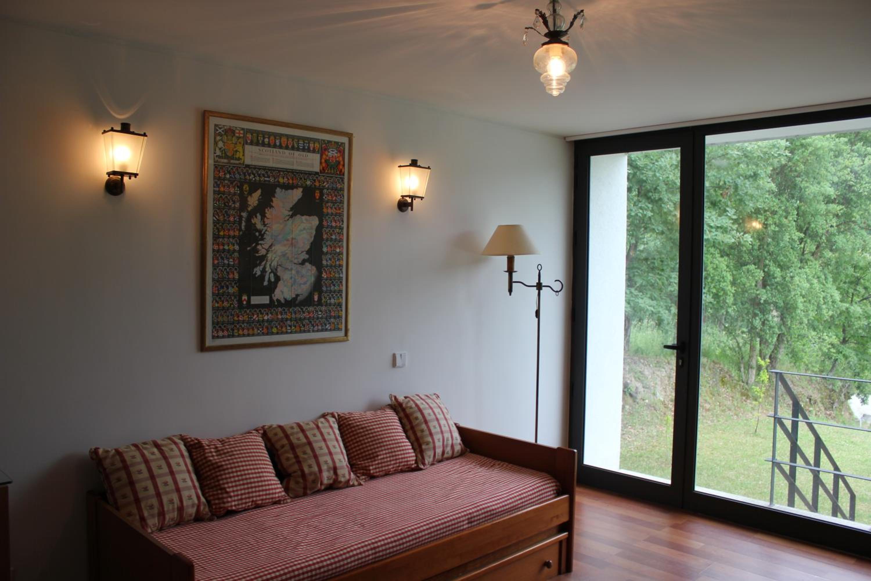 Three-Bedroom House photo 3