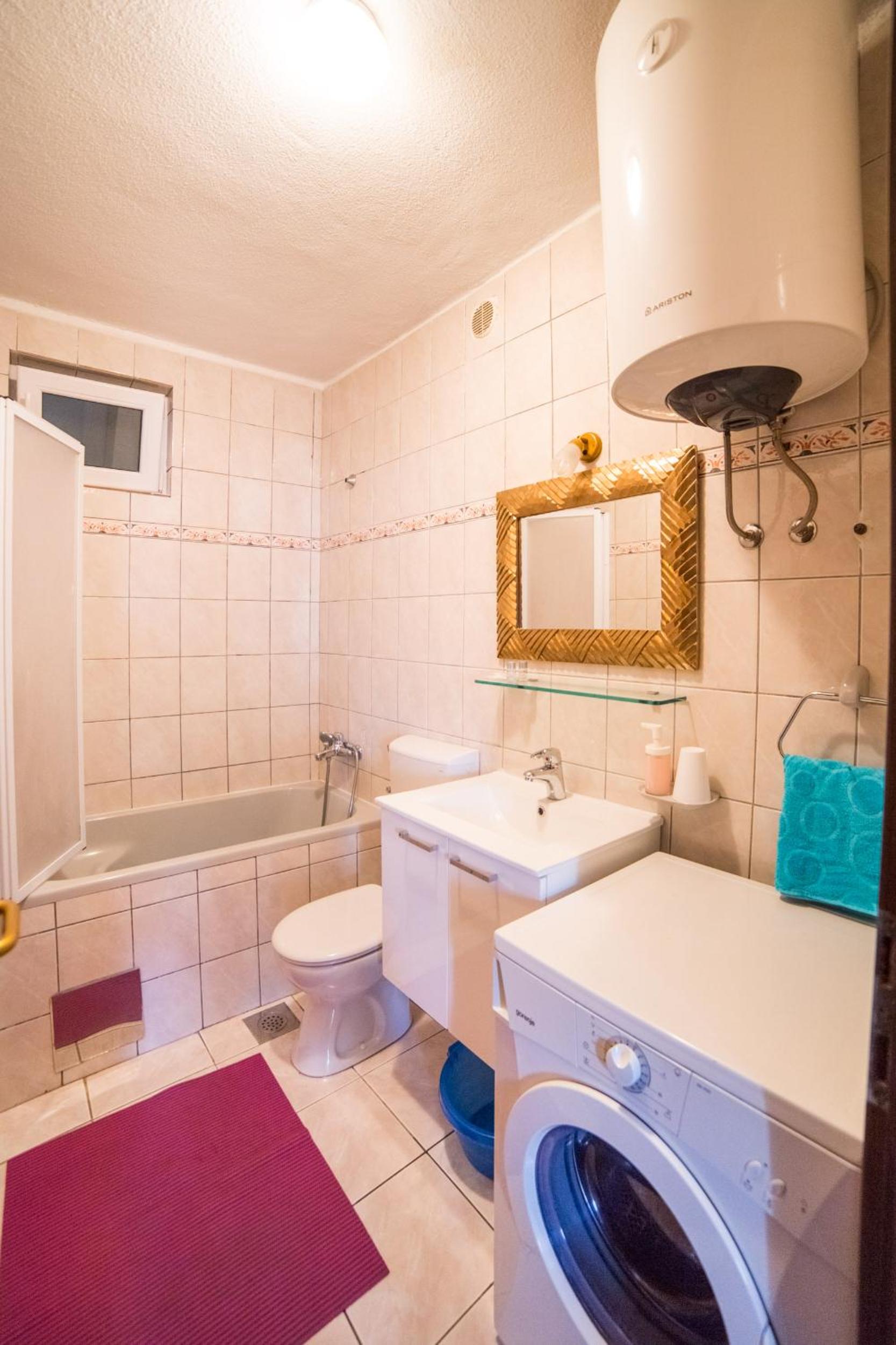 Three Bedroom Apartment with Sea View photo 2