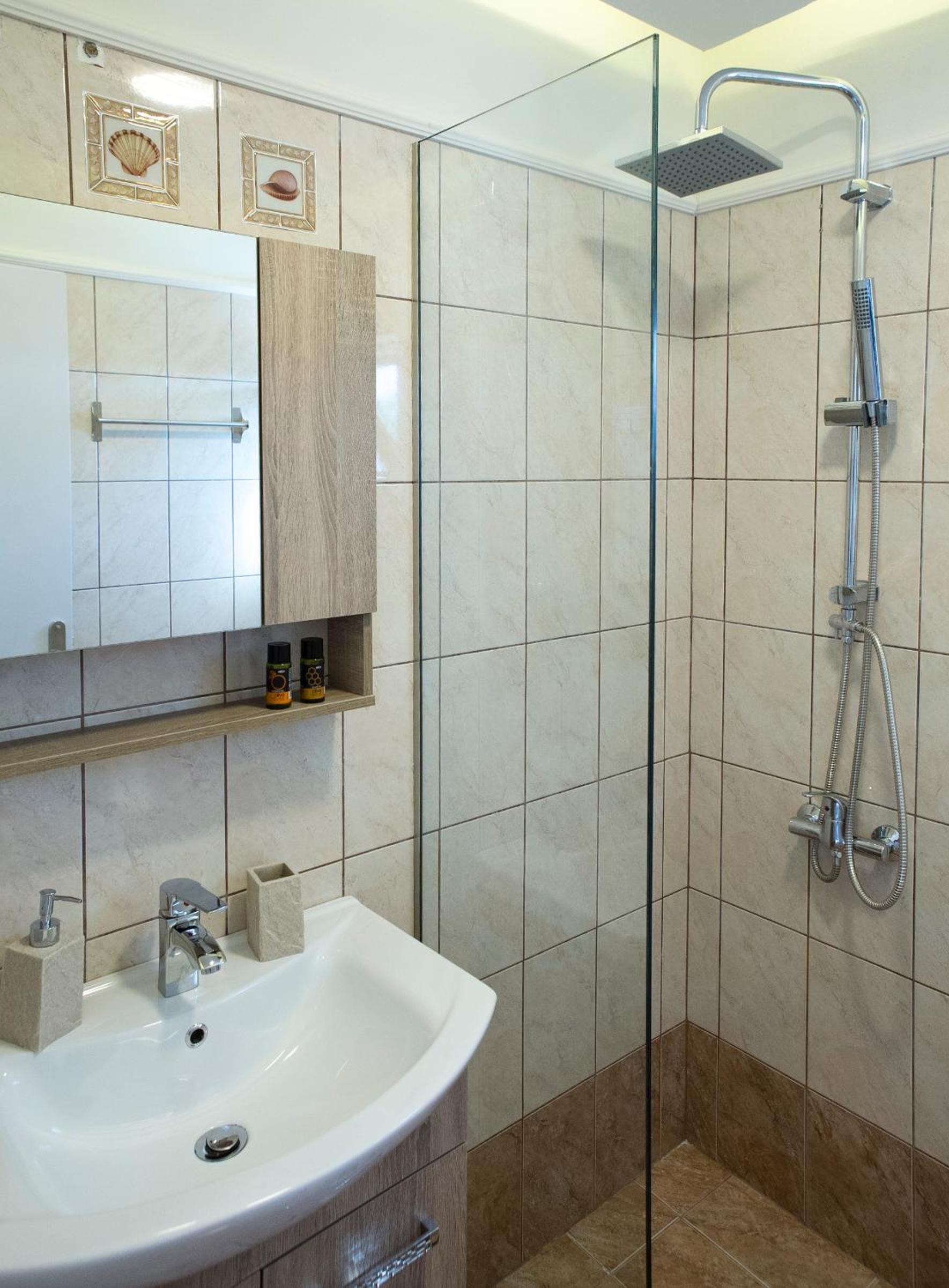 Apartment - Photo 8
