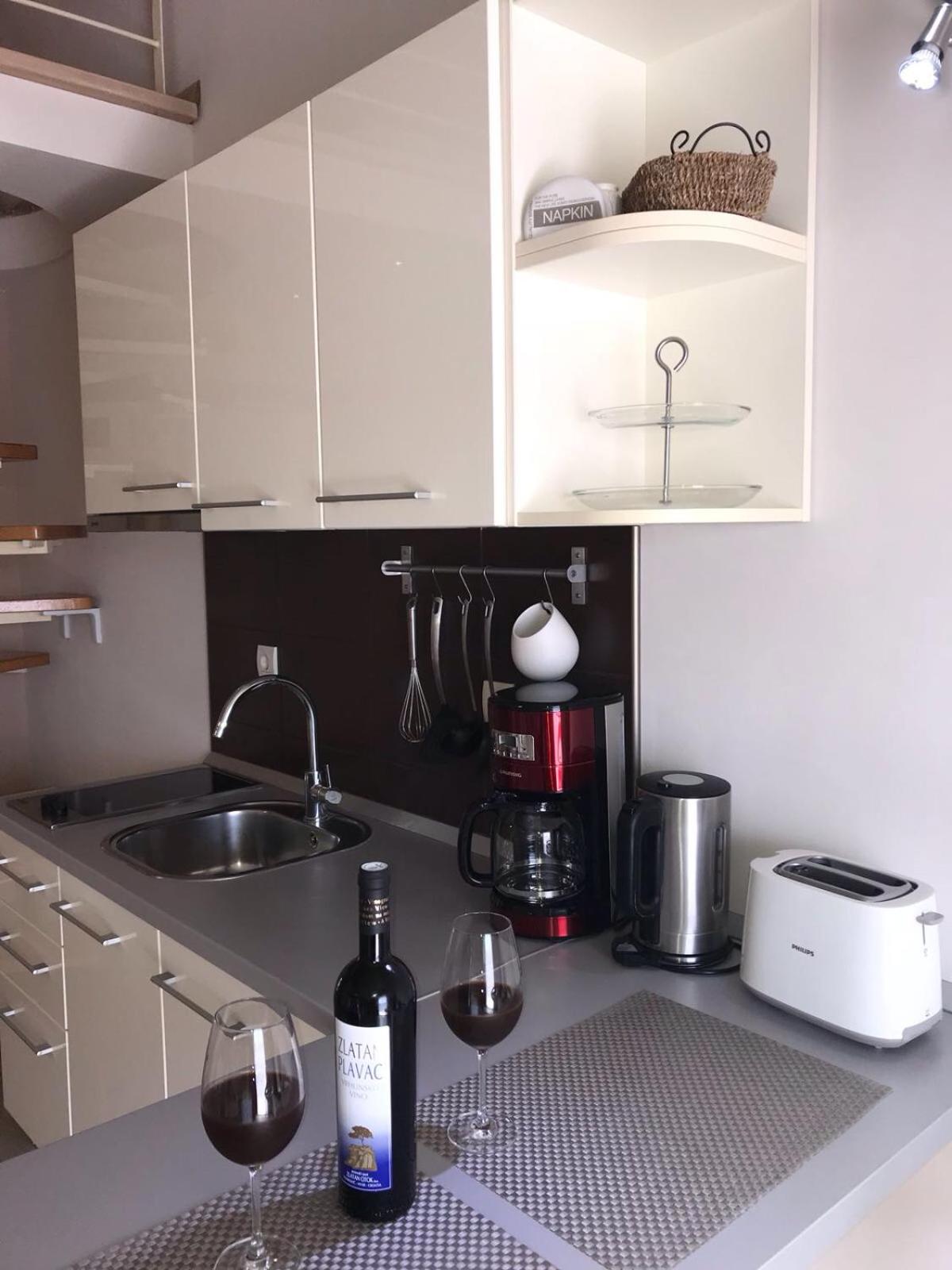 Studio Apartment with Sea View - Photo 9