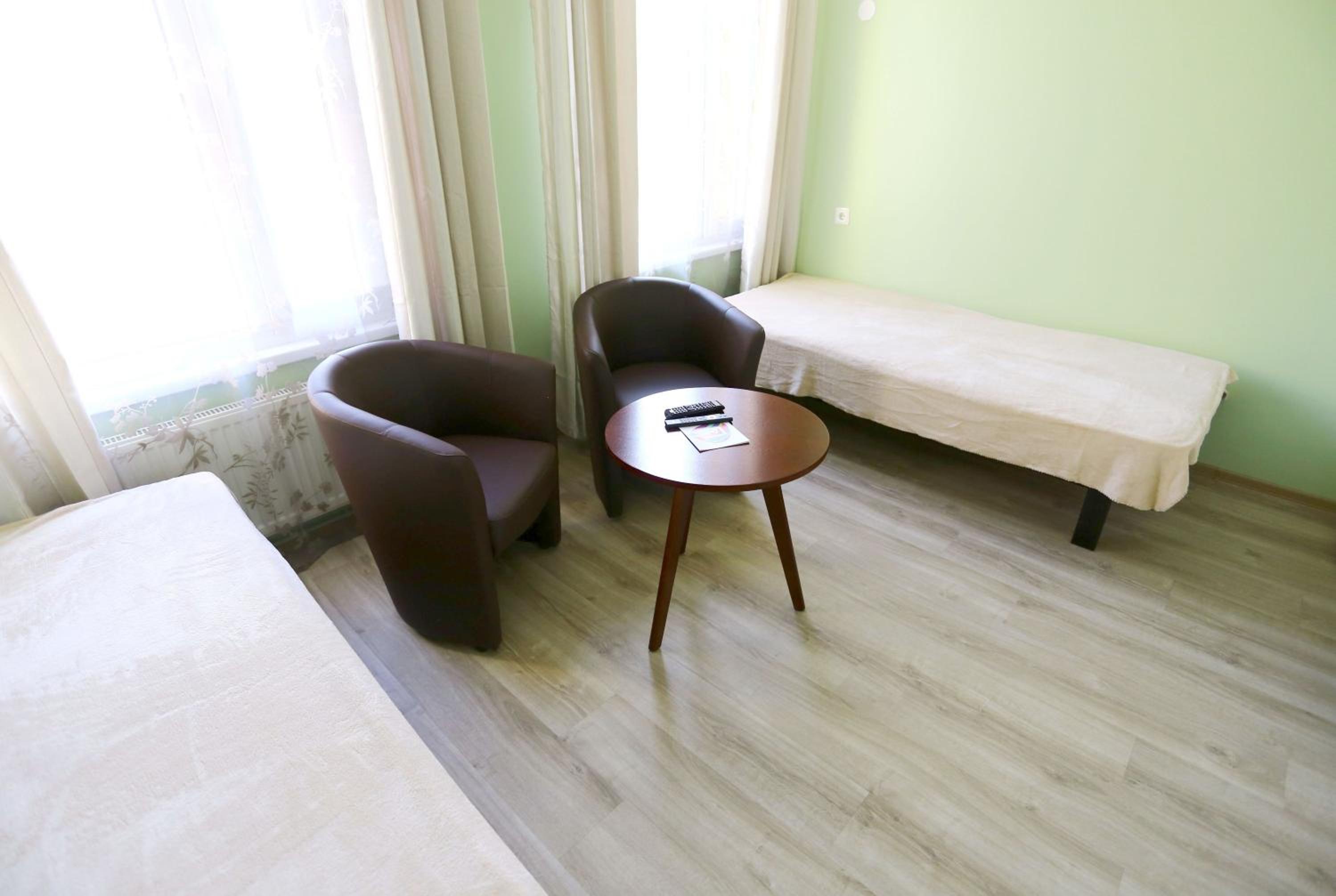 Twin Room - Photo 6
