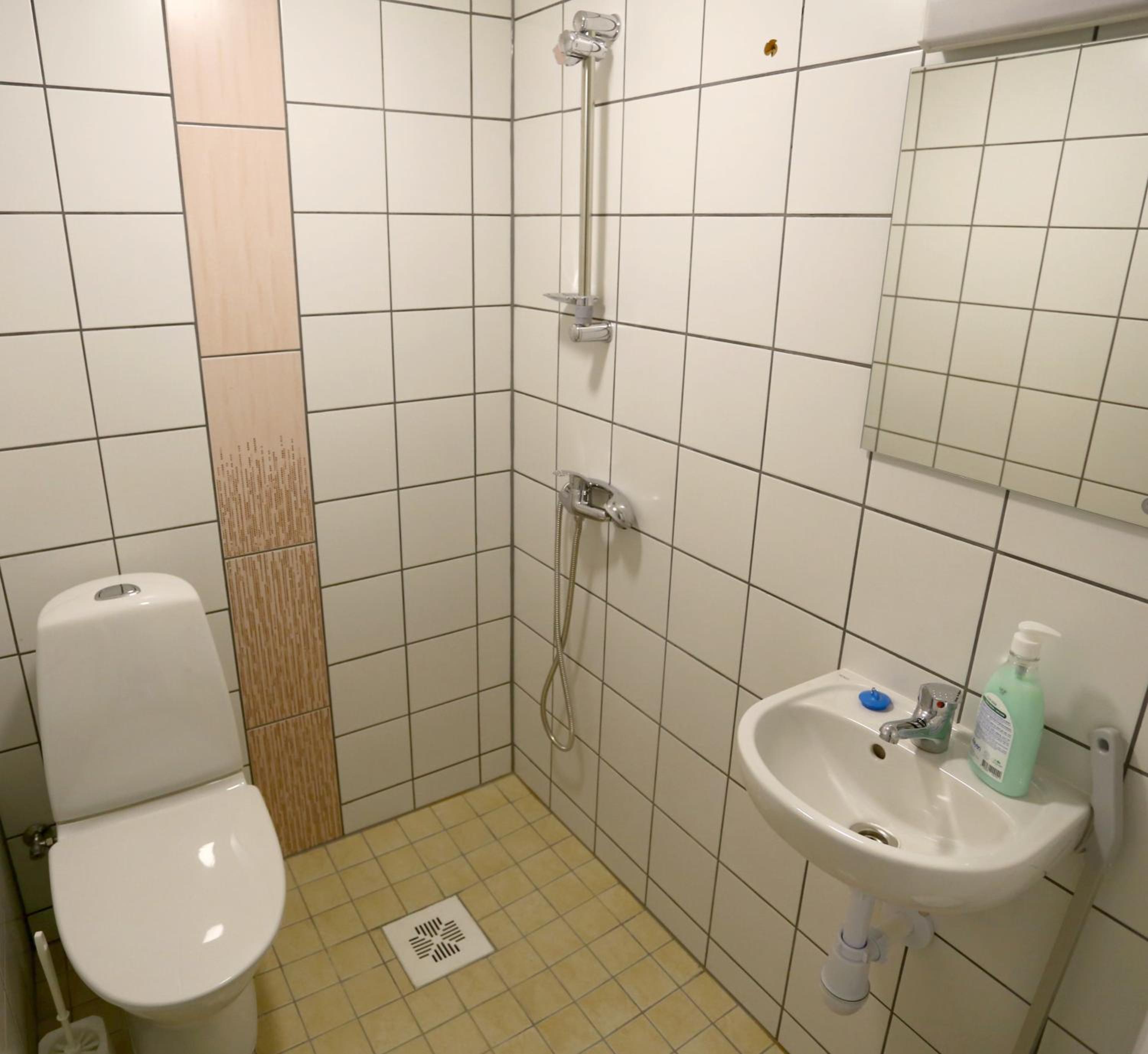 Twin Room - Photo 10