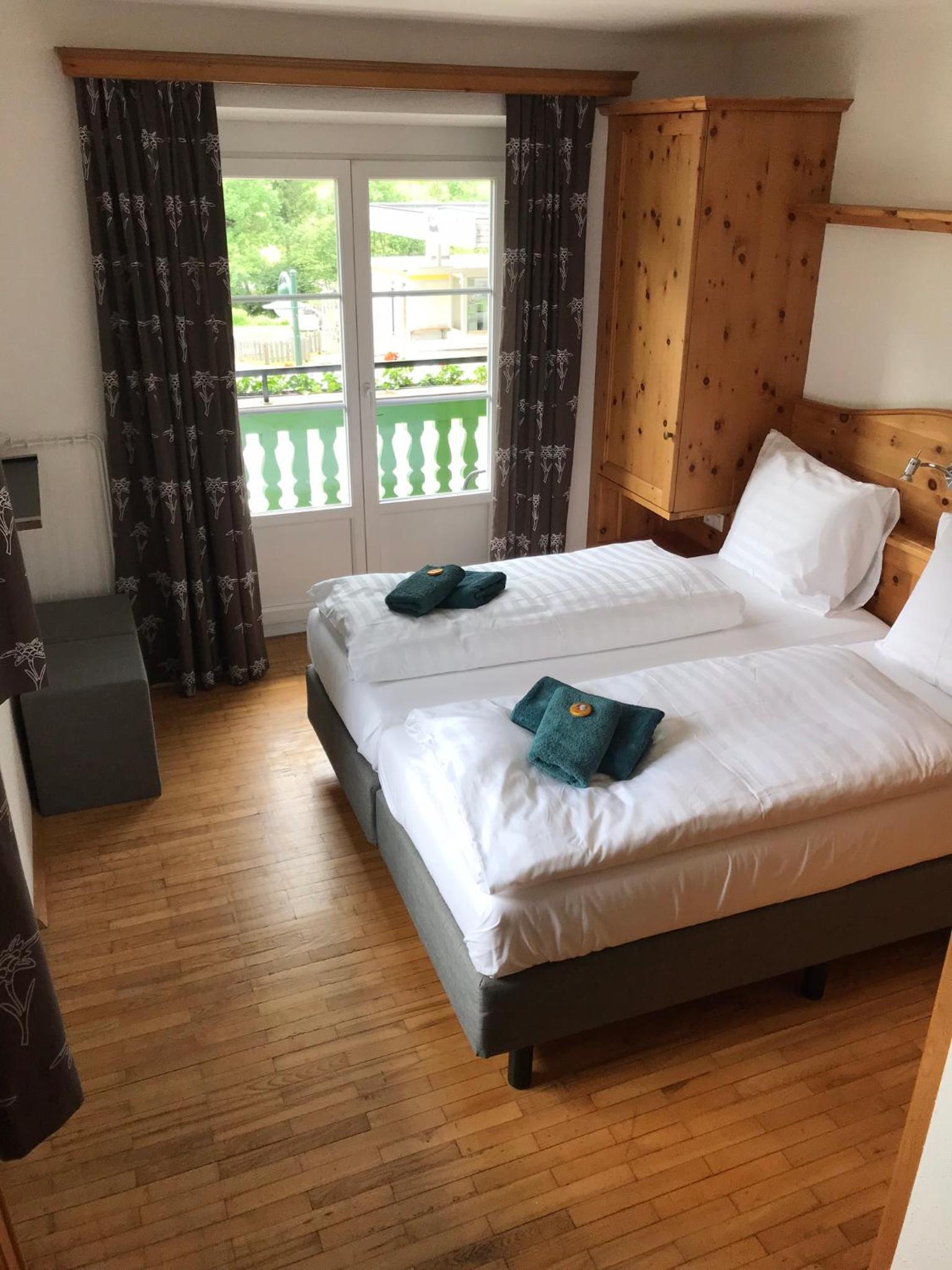 Double Room with Balcony - Photo 6