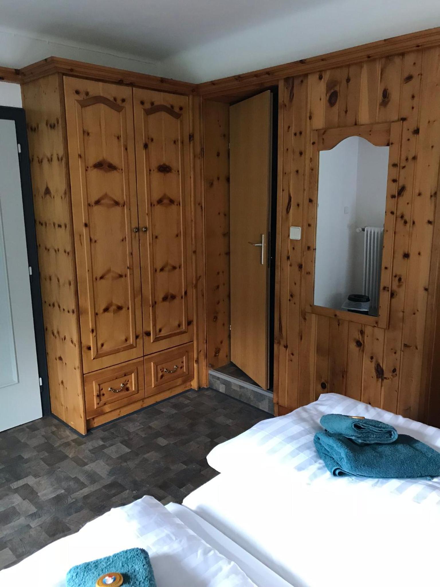 Family Room with Private Bathroom - Photo 13