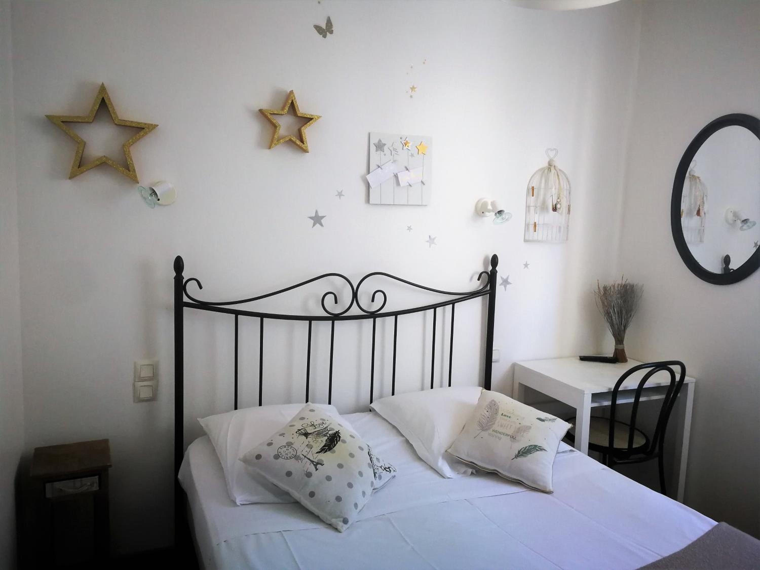 Economy Double Room photo 2