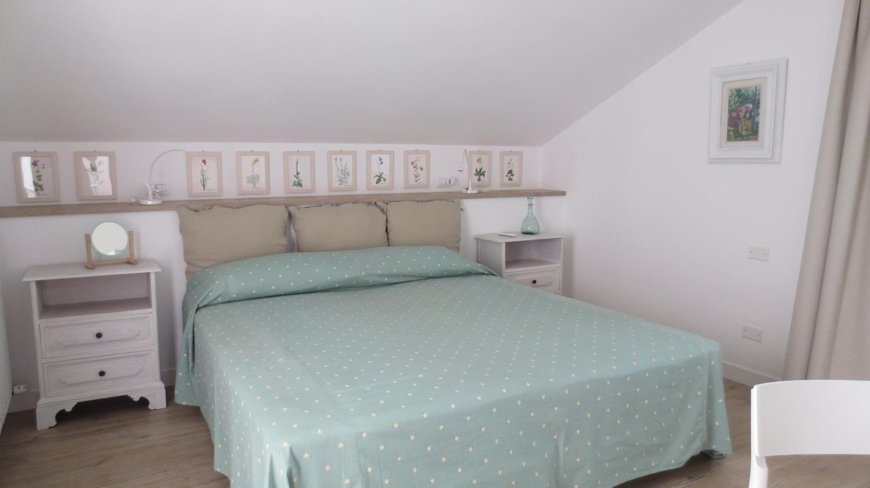 Deluxe Room - Photo 11