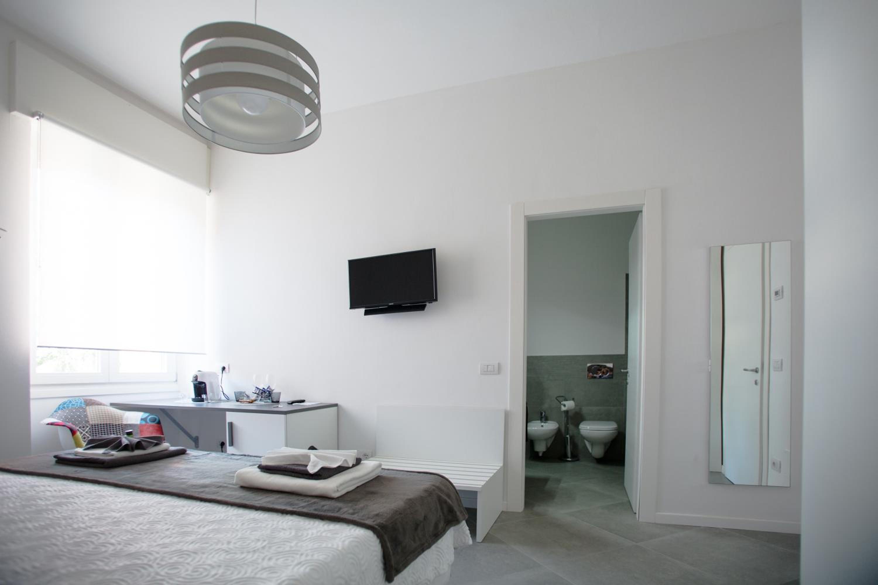 Double Room with Spa Bath photo 3