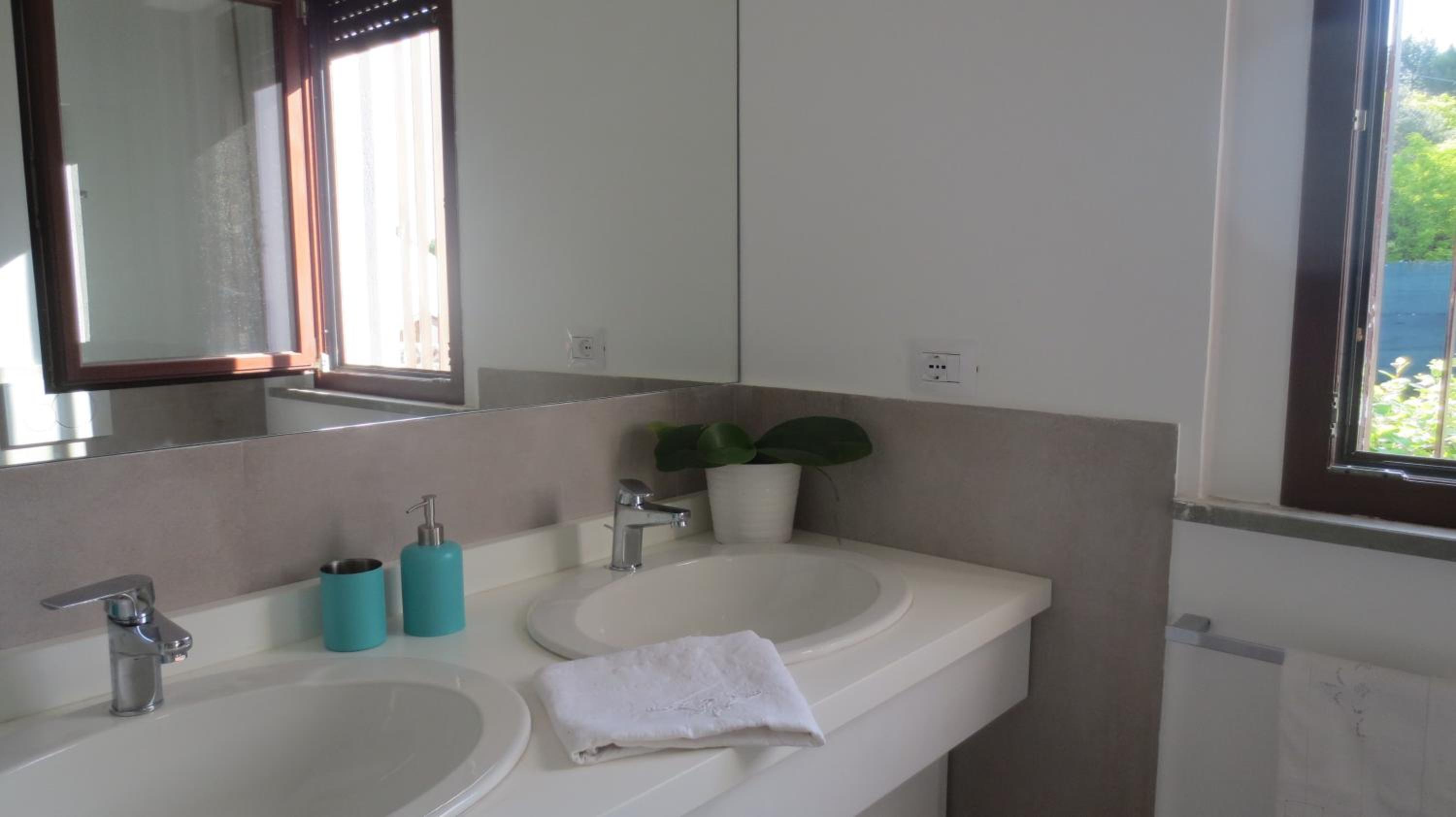 Deluxe Room - Photo 9