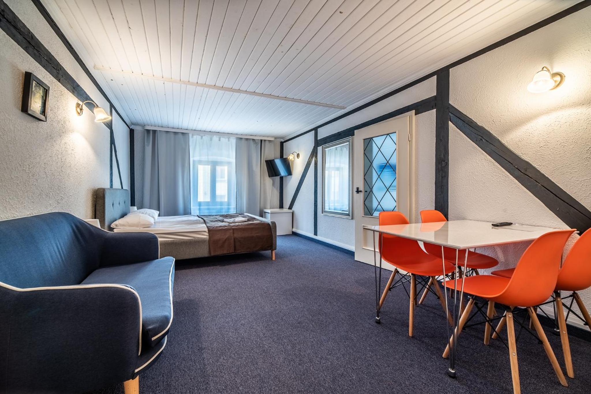 One-Bedroom Apartment - Photo 12