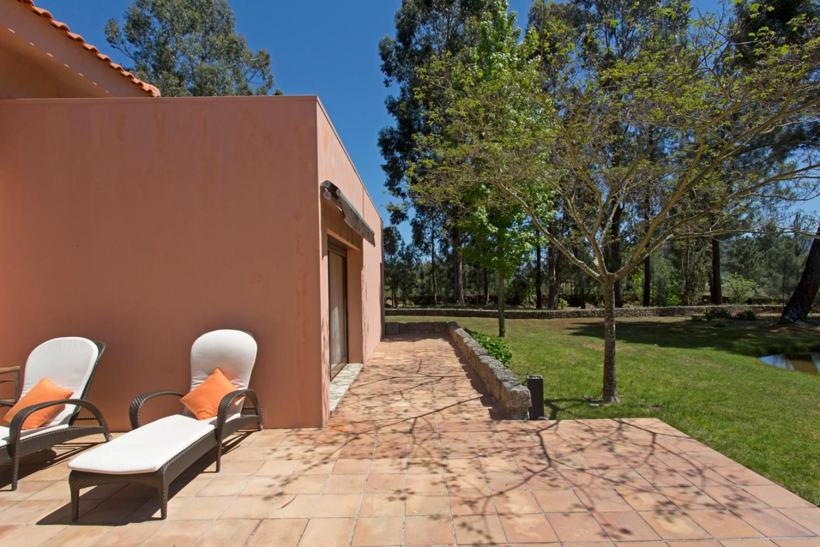 Villa photo 3