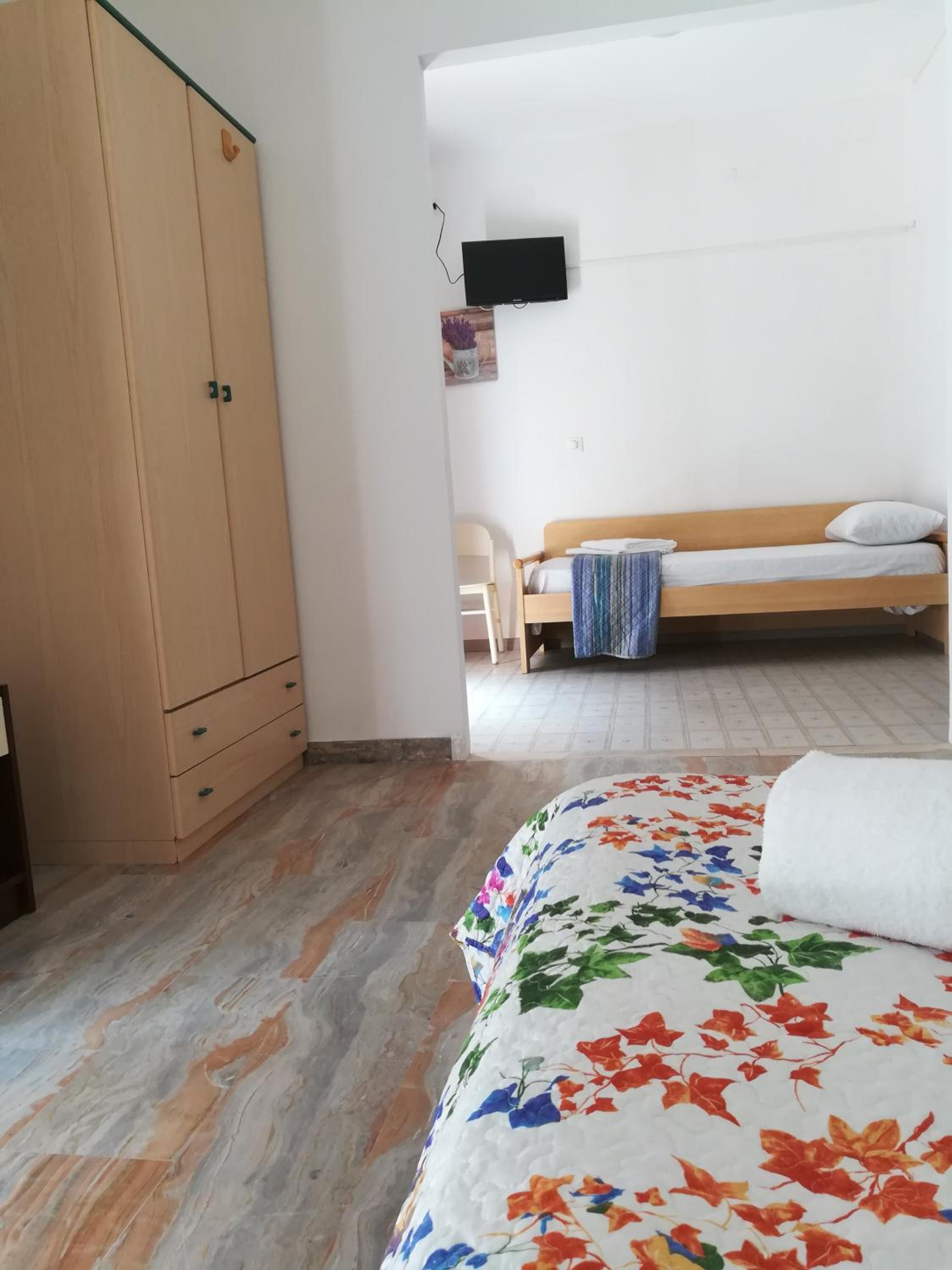 Double or Twin Room with Shared Bathroom photo 3