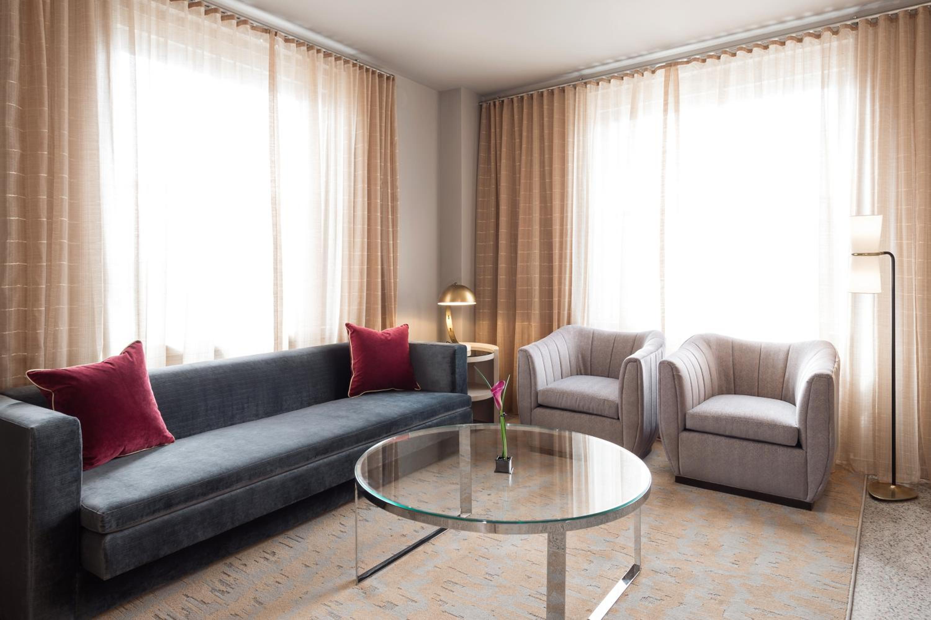 Deluxe Suite