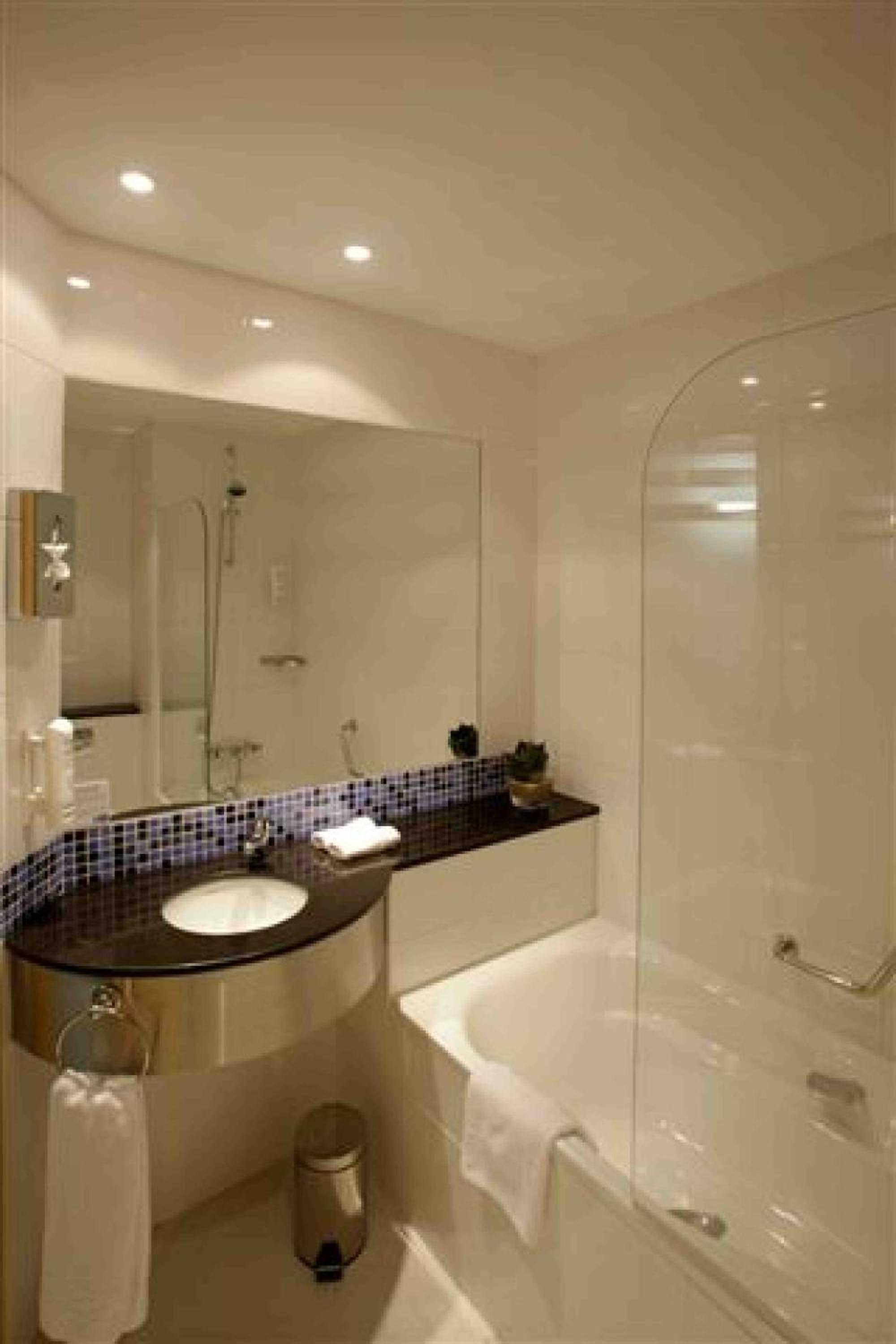 Standard Twin Room - Free Breakfast - Photo 10