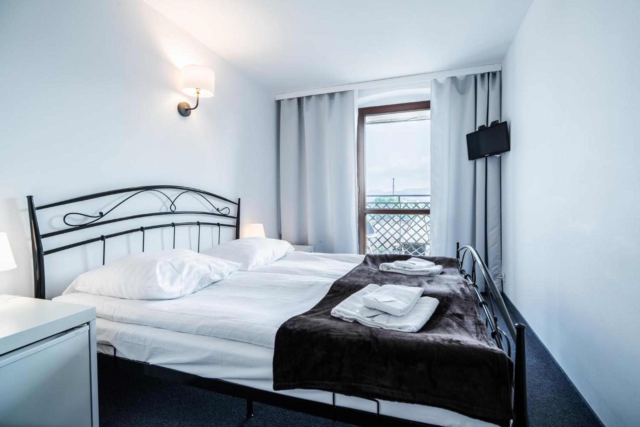 Double Room with Balcony - Photo 5