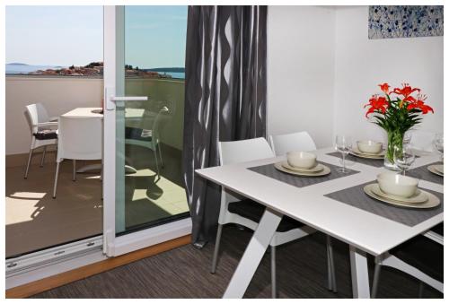 Apartment with Sea View photo 2