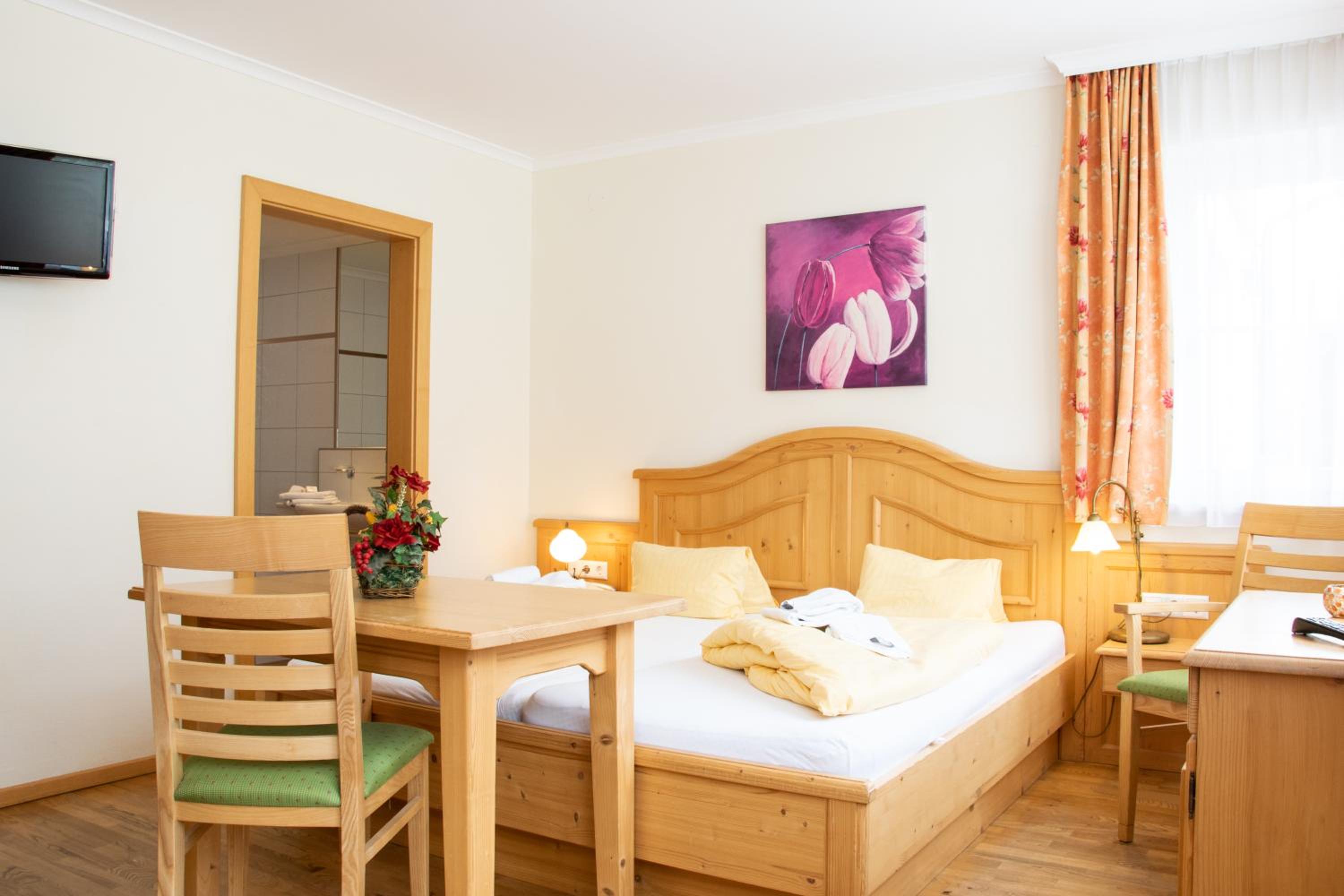 Suite - Photo 6