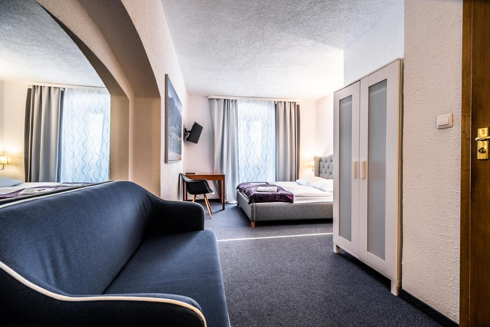 Standard Triple Room - Photo 6