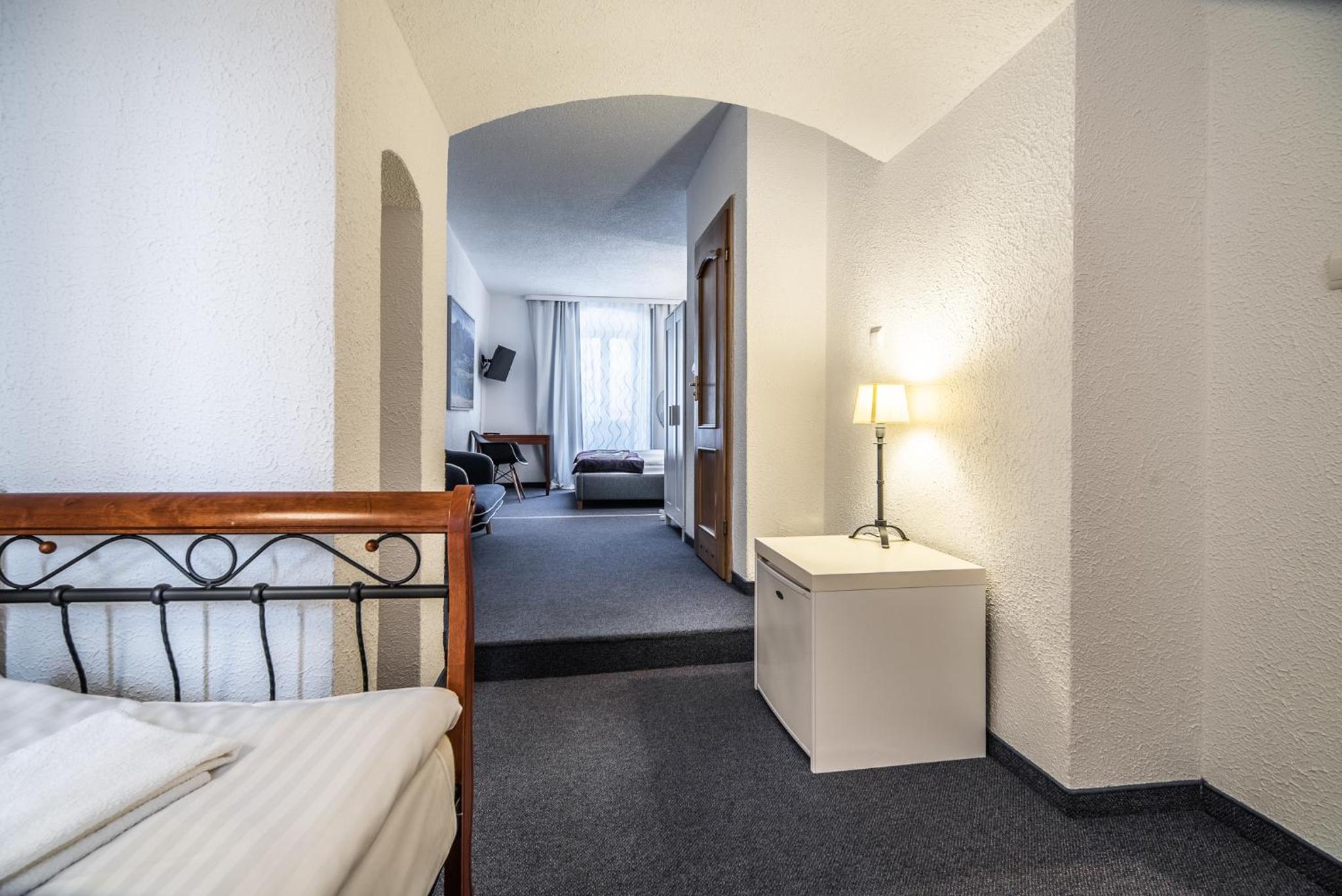 Standard Triple Room - Photo 4