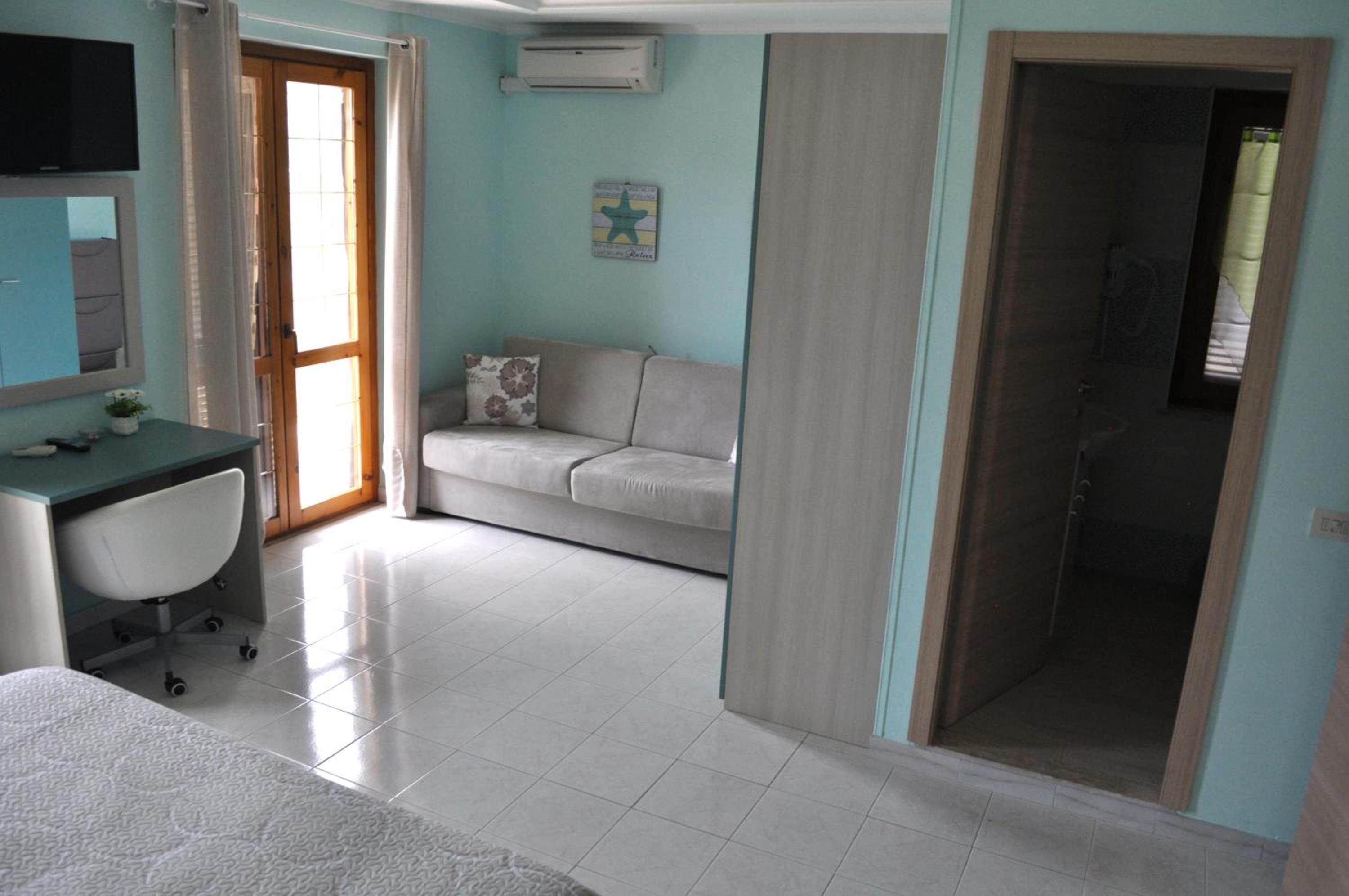 Double Room with Balcony photo 2