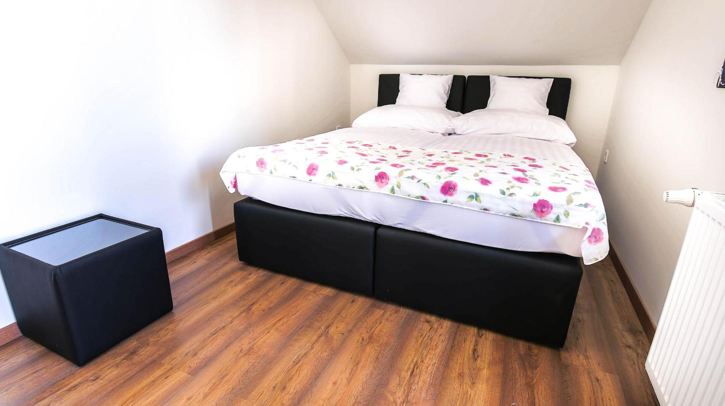 Two-Bedroom Apartment with Terrace - Photo 5