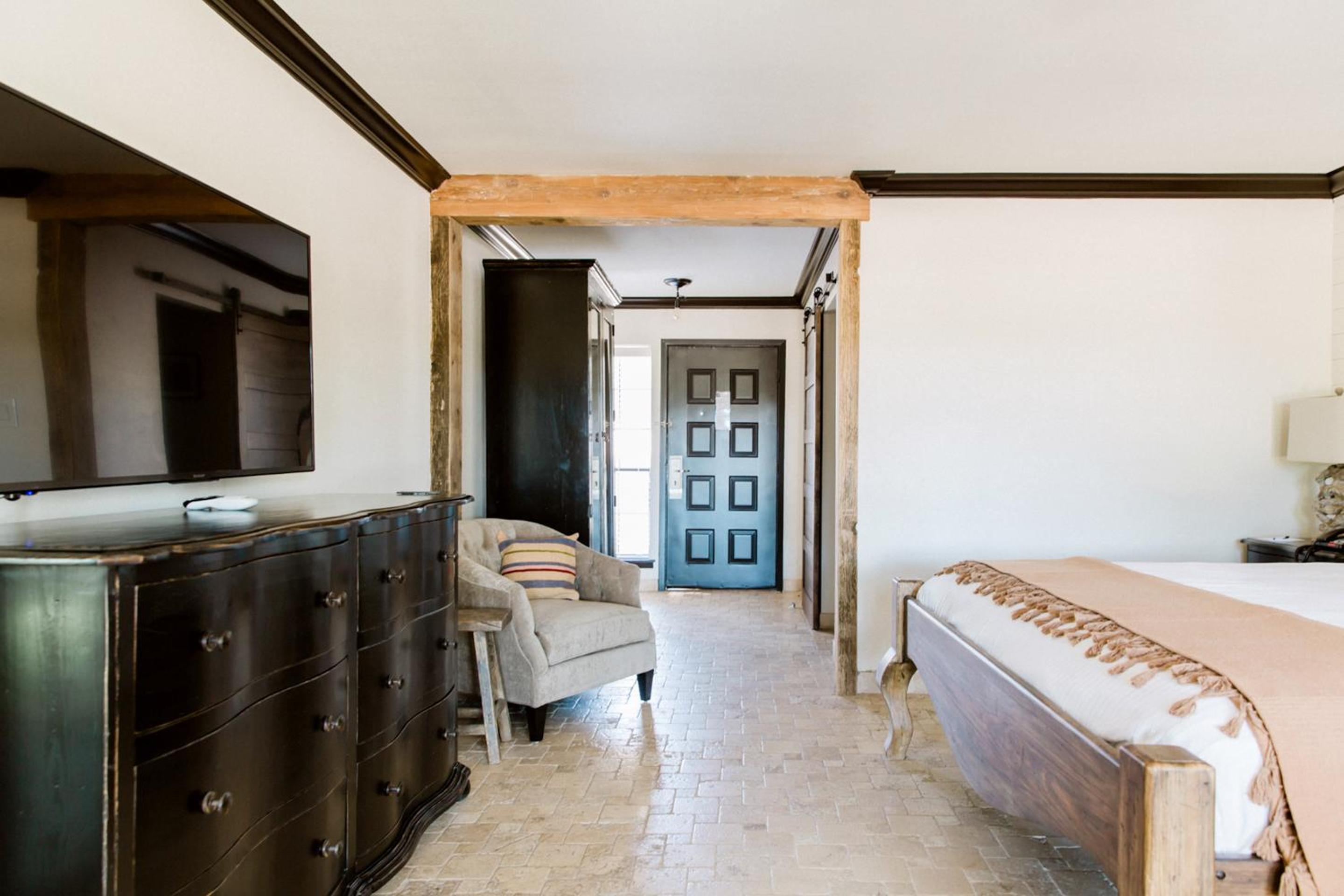Superior King Room - Photo 6
