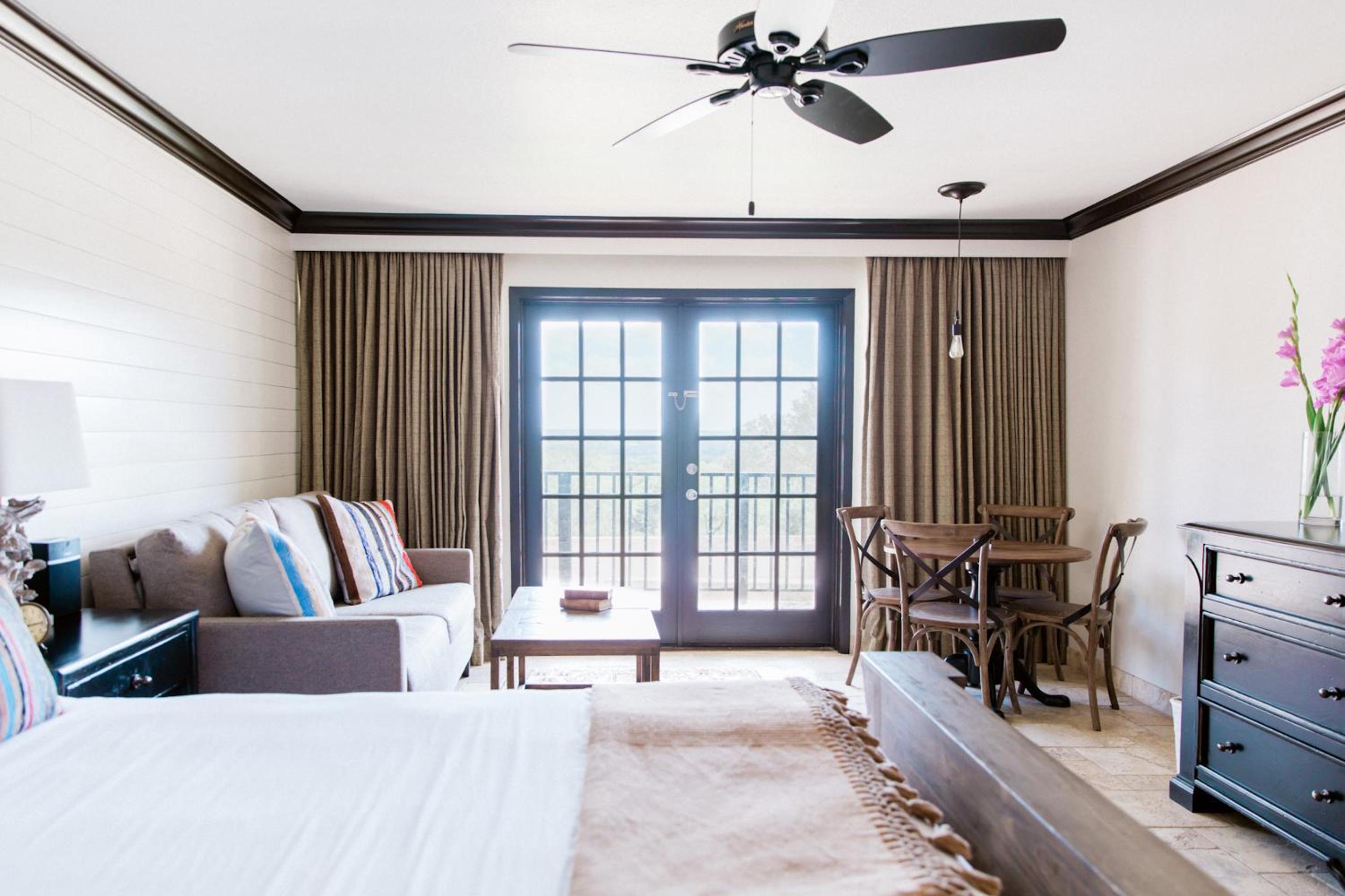 Standard Suite - Photo 7