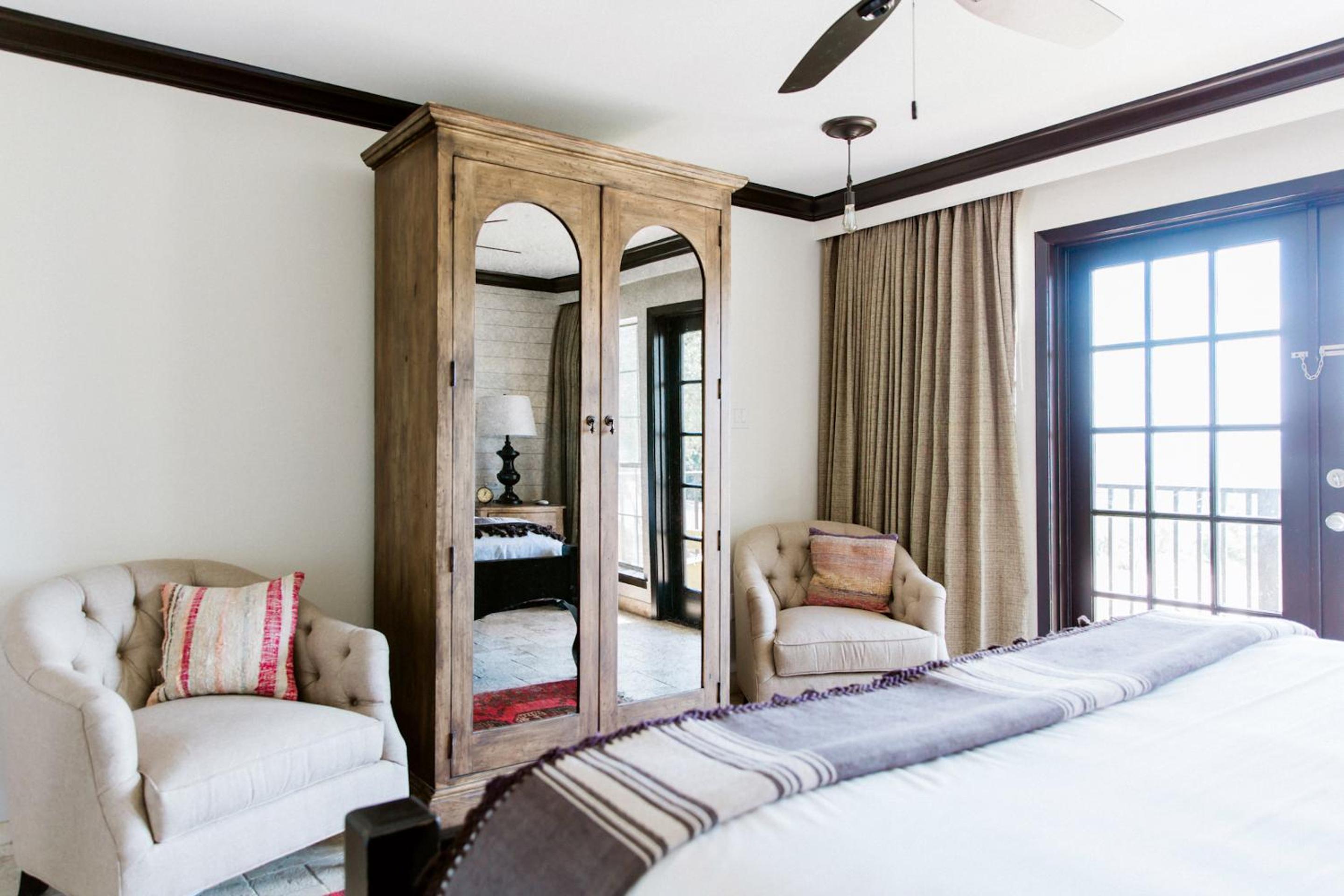 Standard Suite - Photo 2