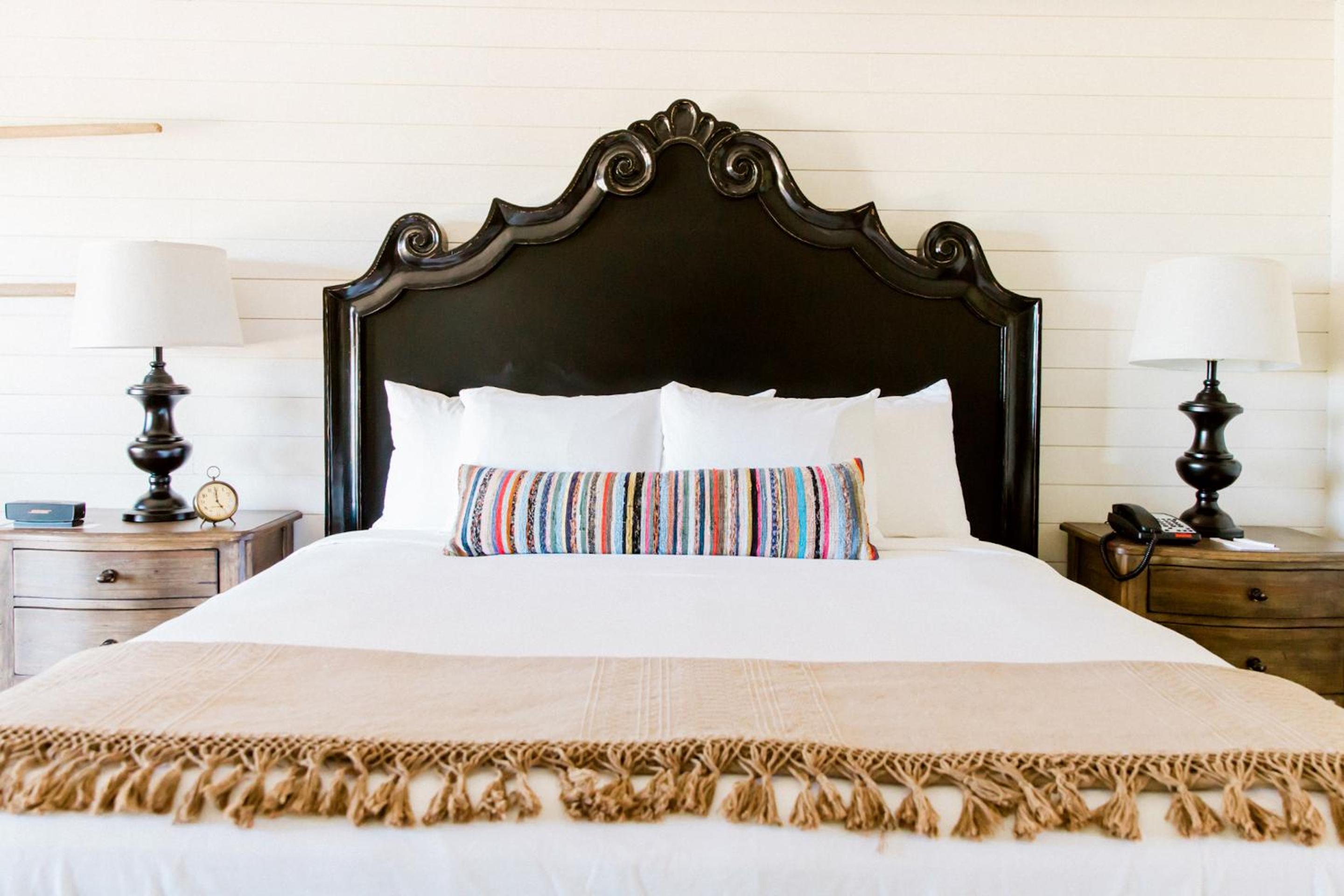Standard King Room - Photo 3