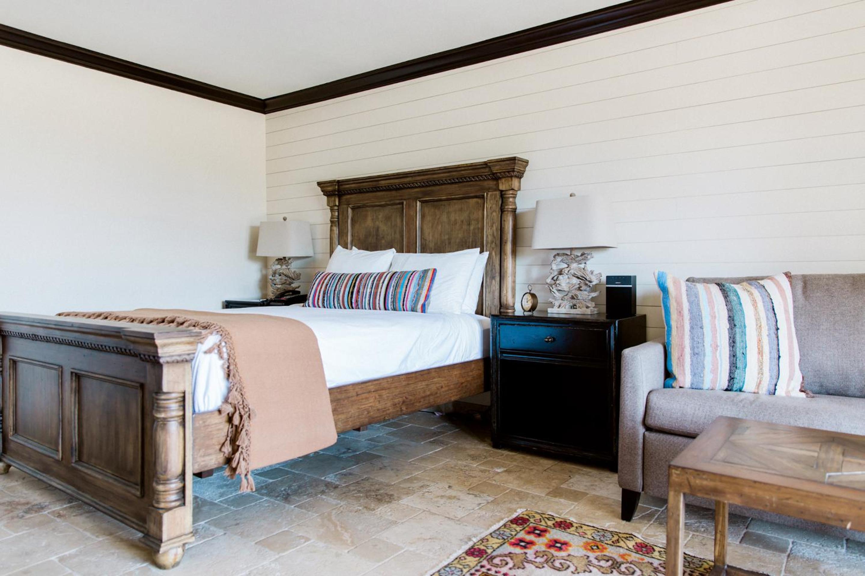 Standard Suite - Photo 3