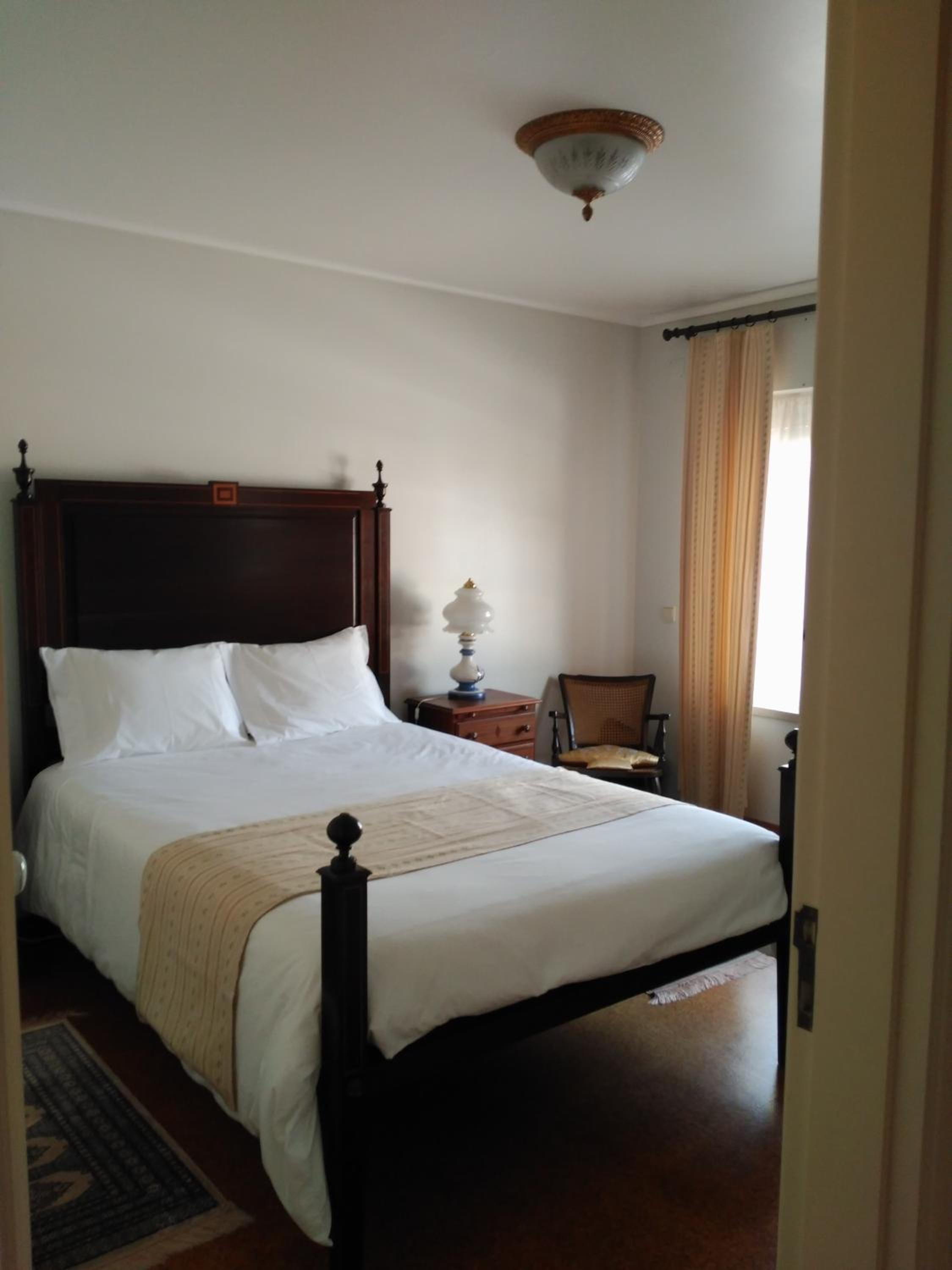 Deluxe Double Room (2 Adults + 1 Child) - Photo 2