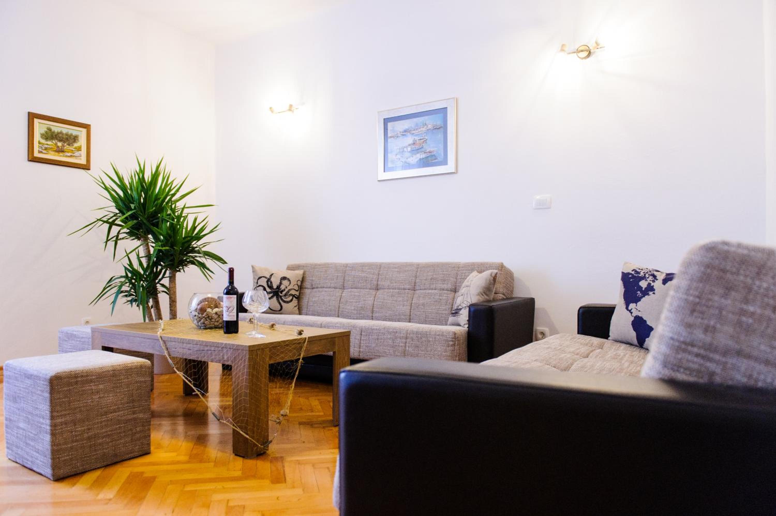 Apartment with Garden View