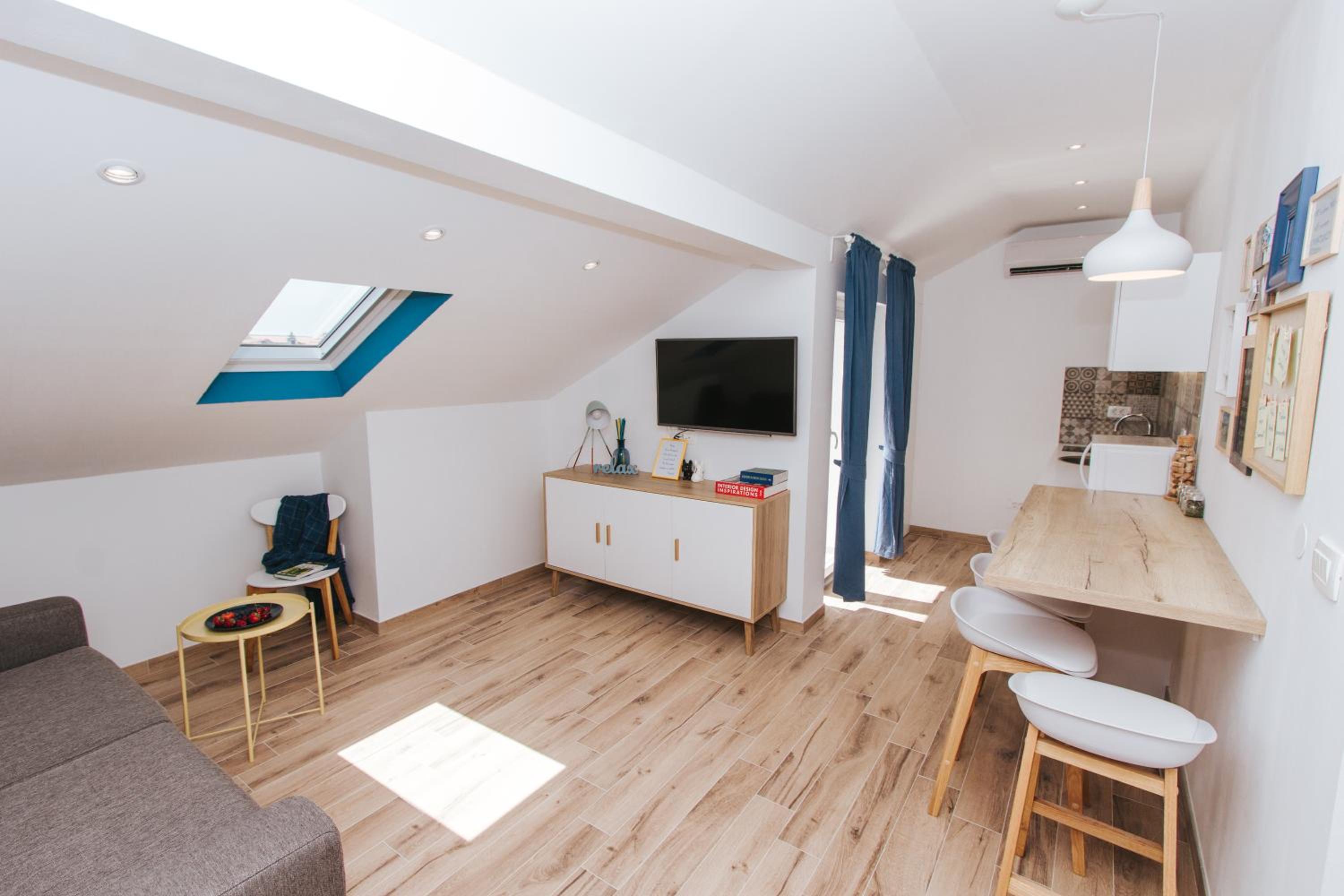 One-Bedroom Apartment with Balcony