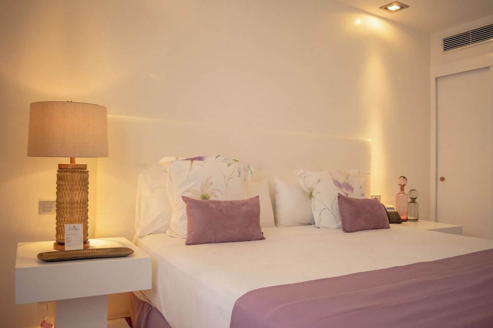 Suite, Balcony, Garden View